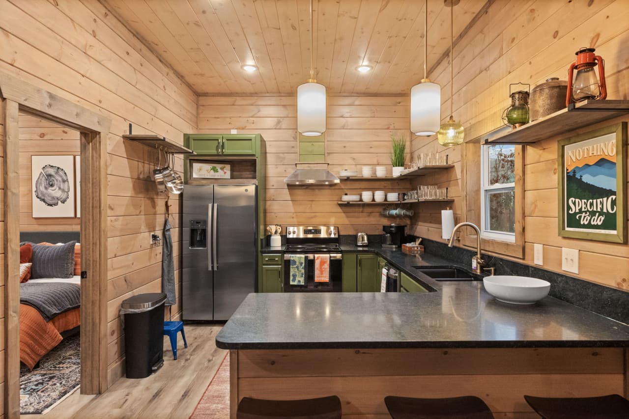 kitchen 2.jpg