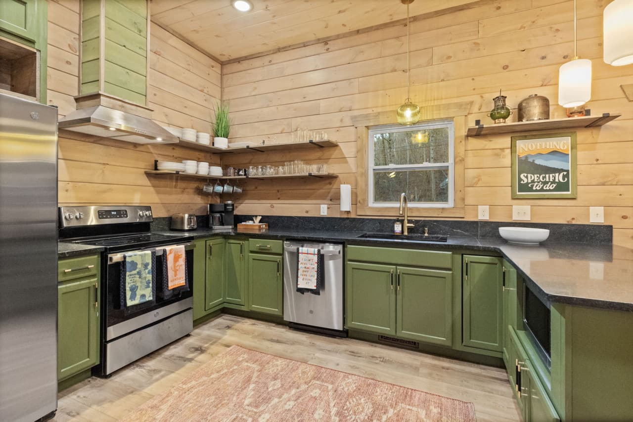 kitchen 3.jpg