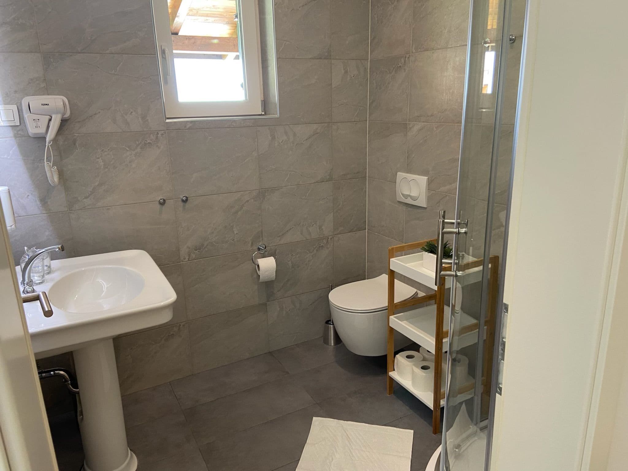 Gallery Image 17