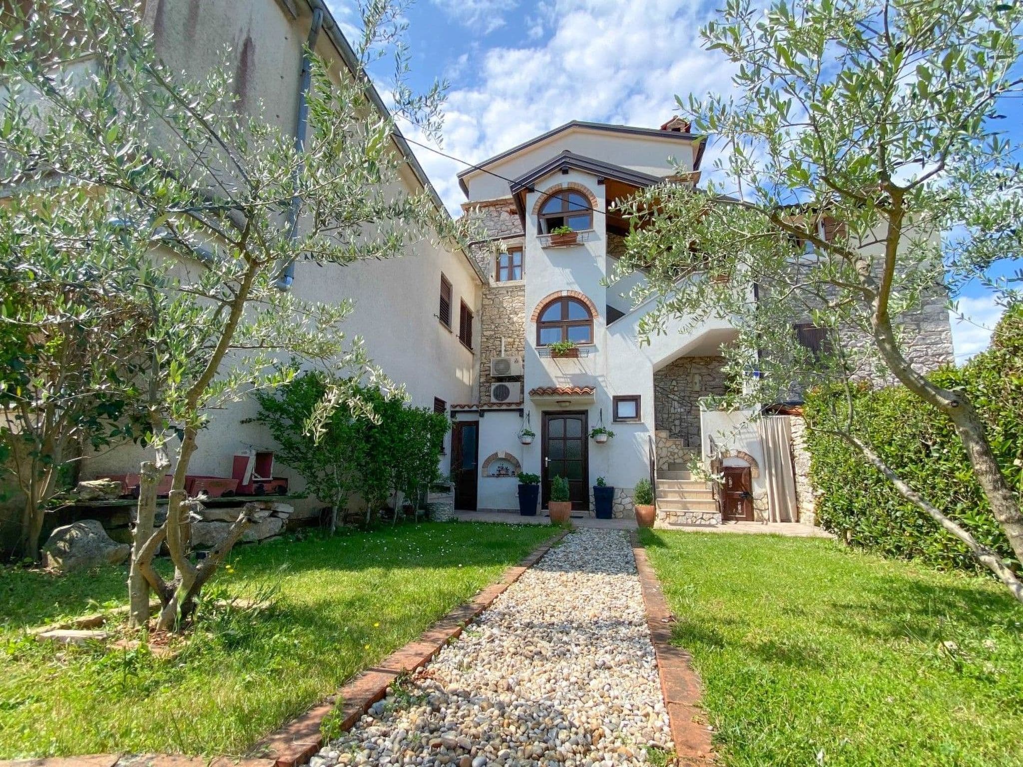 Gallery Image 19