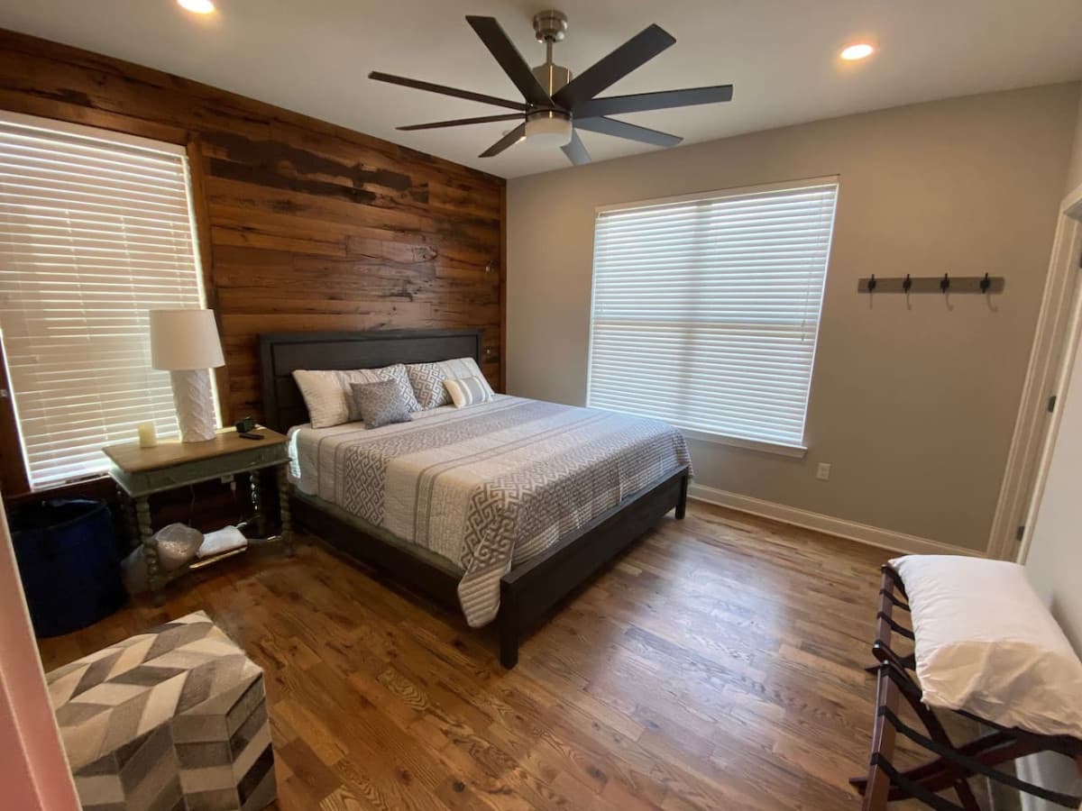 2nd main level king bedroom with en suite bath.