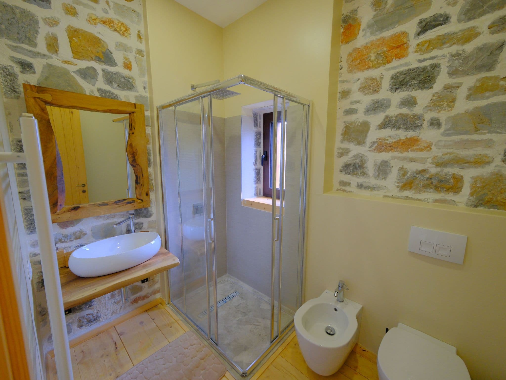 Bathroom / Wellness