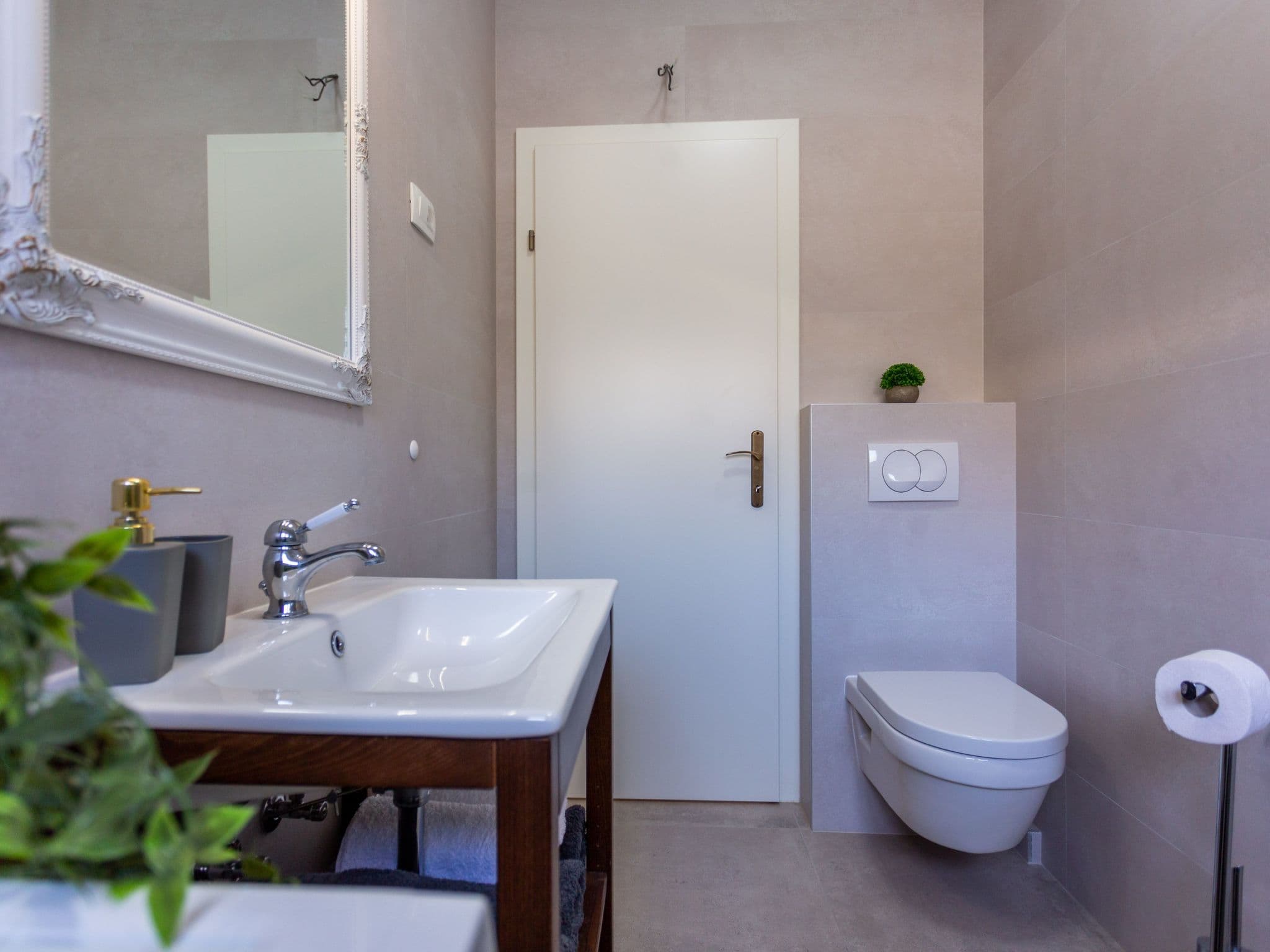 Bathroom / Wellness