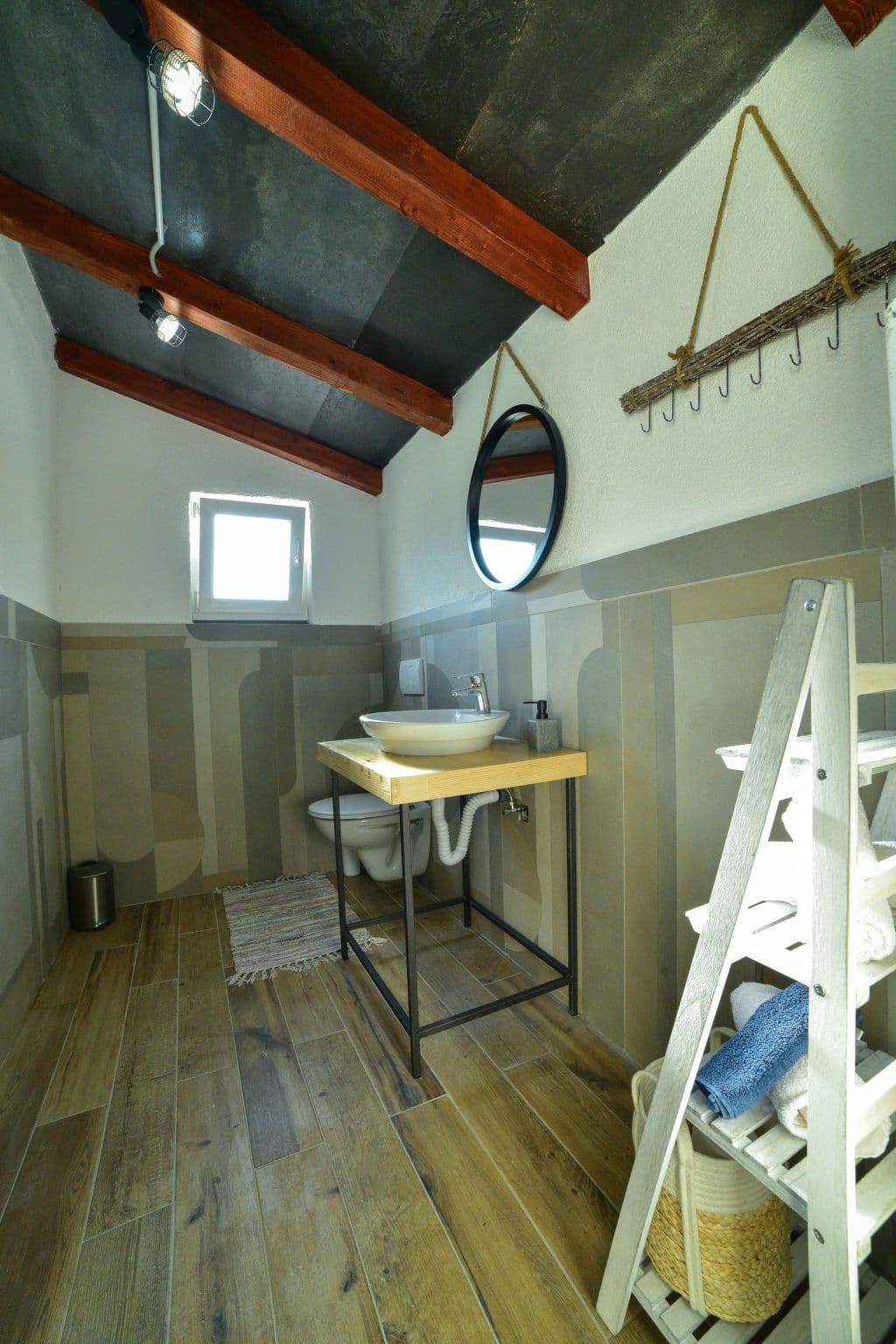 Bathroom / Wellness