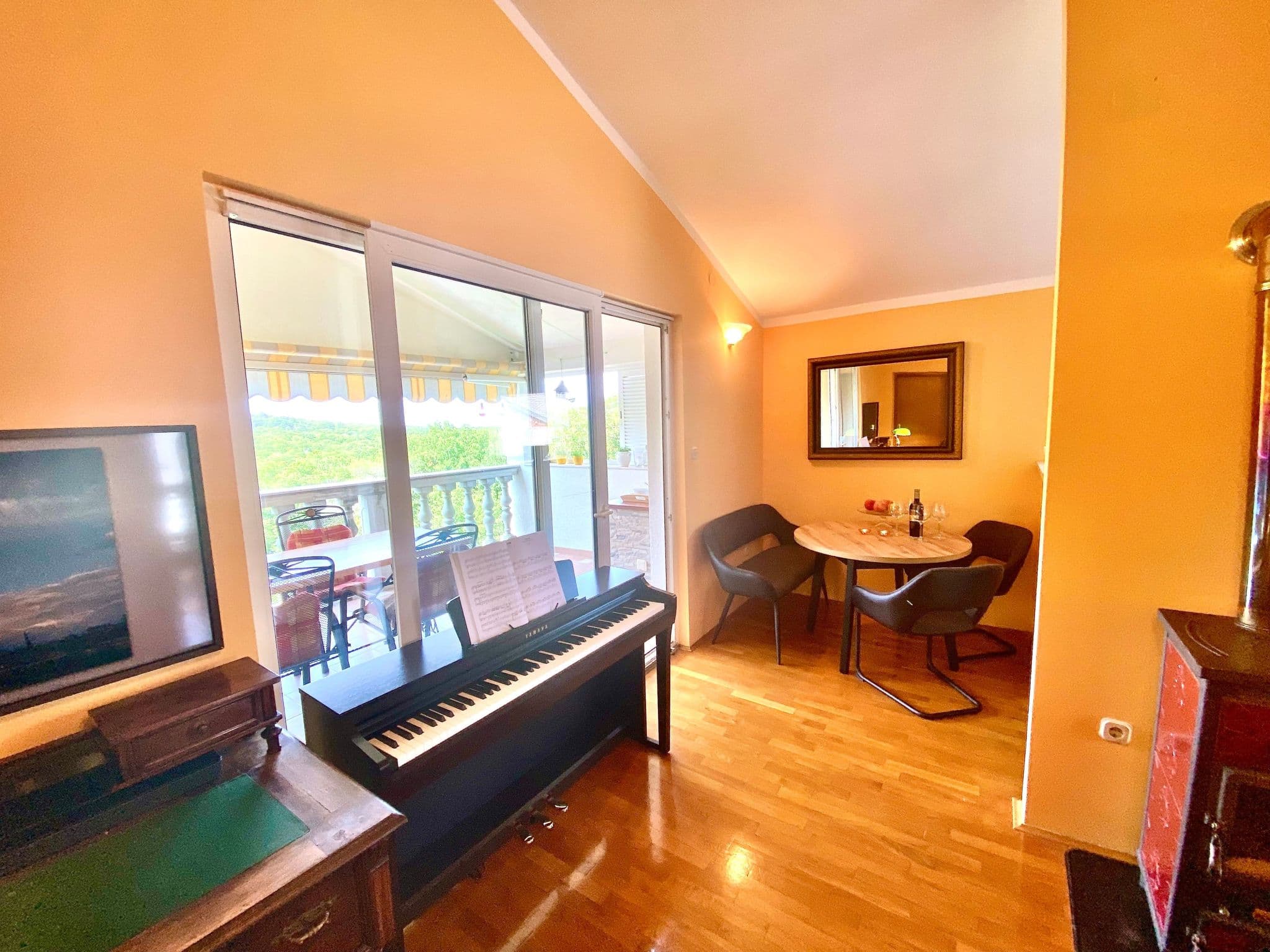 Kitchen / Dining Room