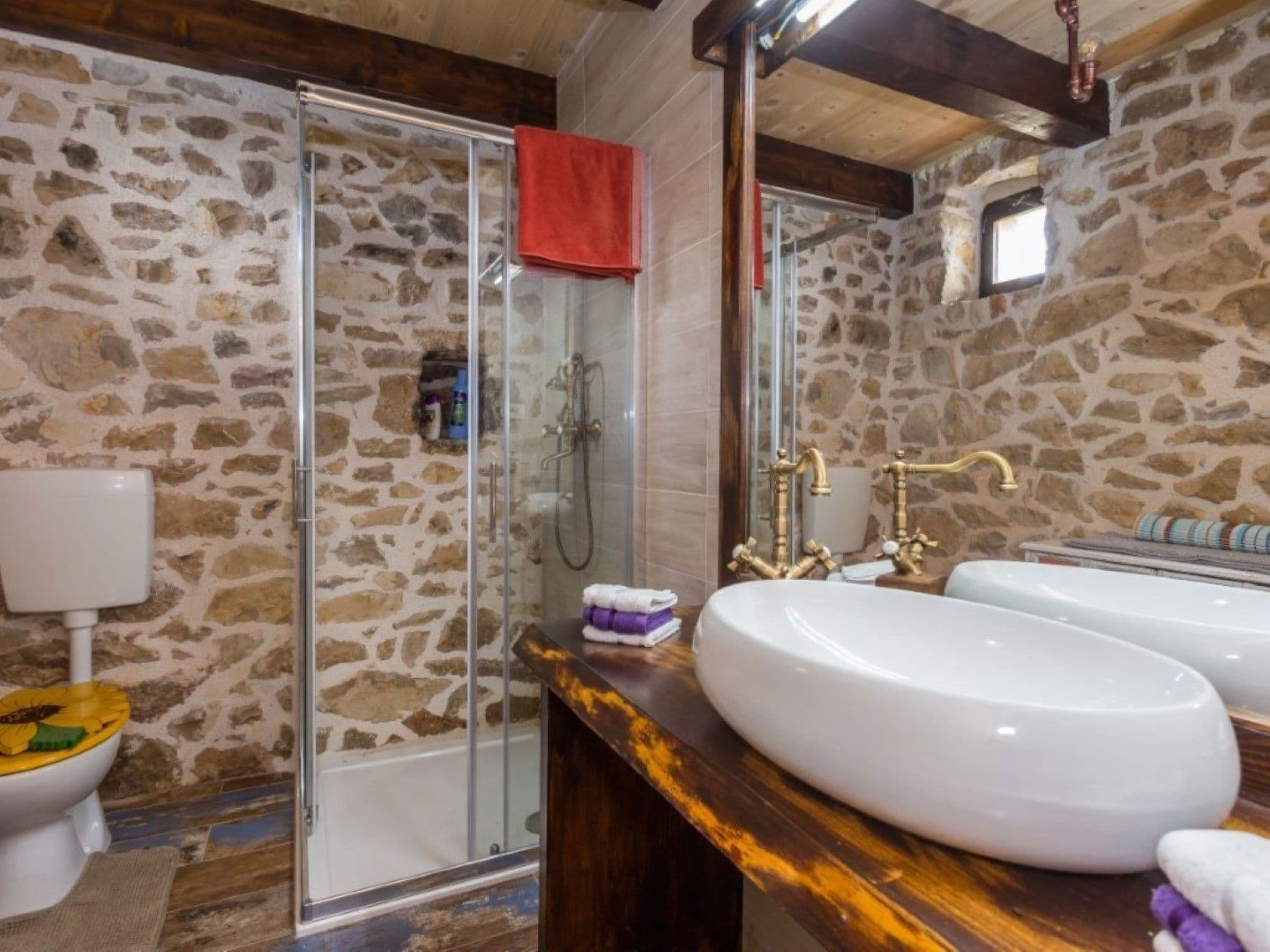 Bathroom / Wellness
