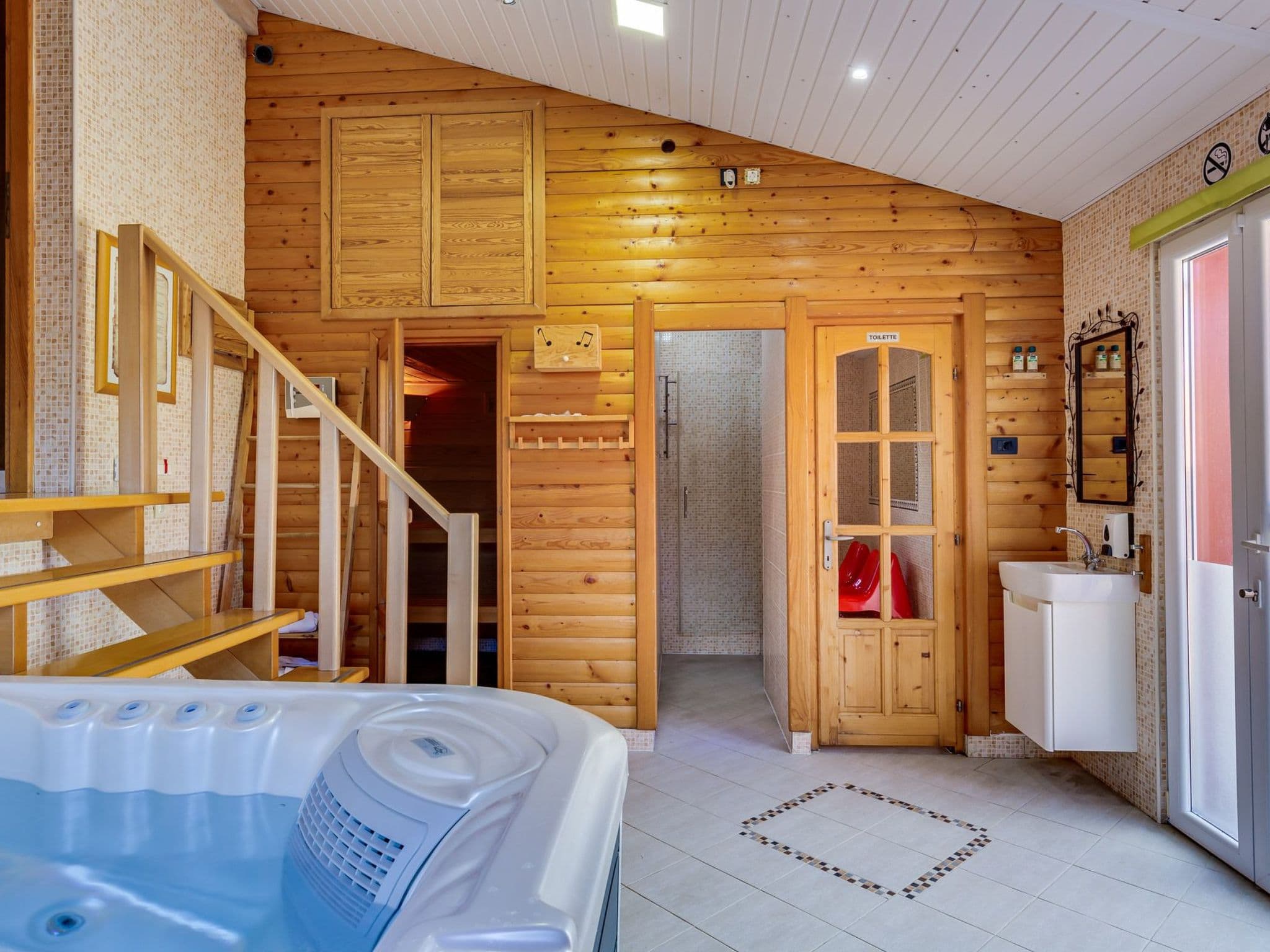 Bathroom / Wellness