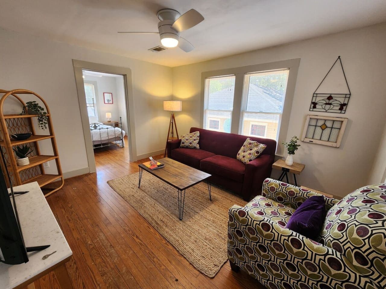 Cute & Quiet Garage Apt Home