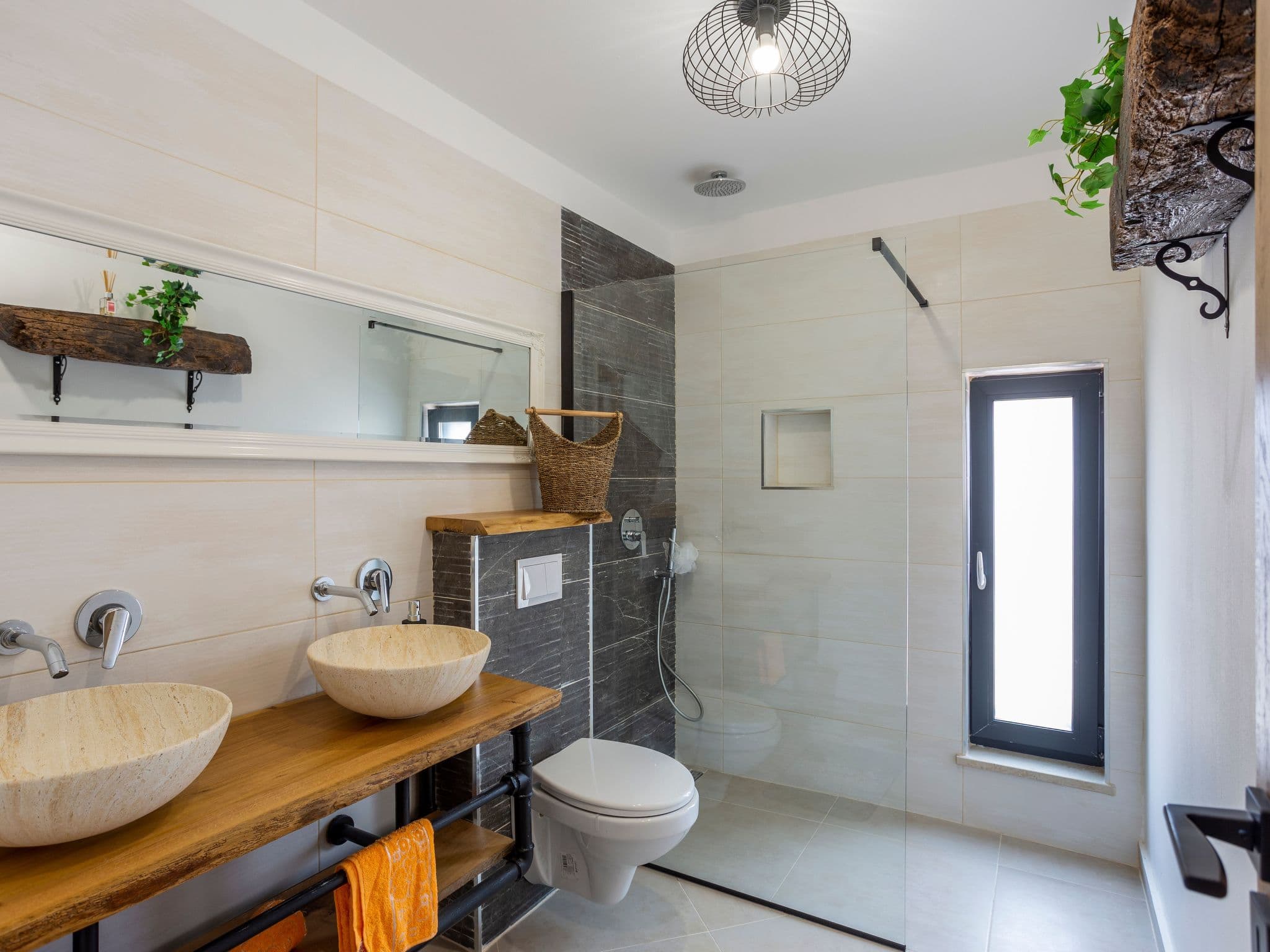 Bathroom / Wellness