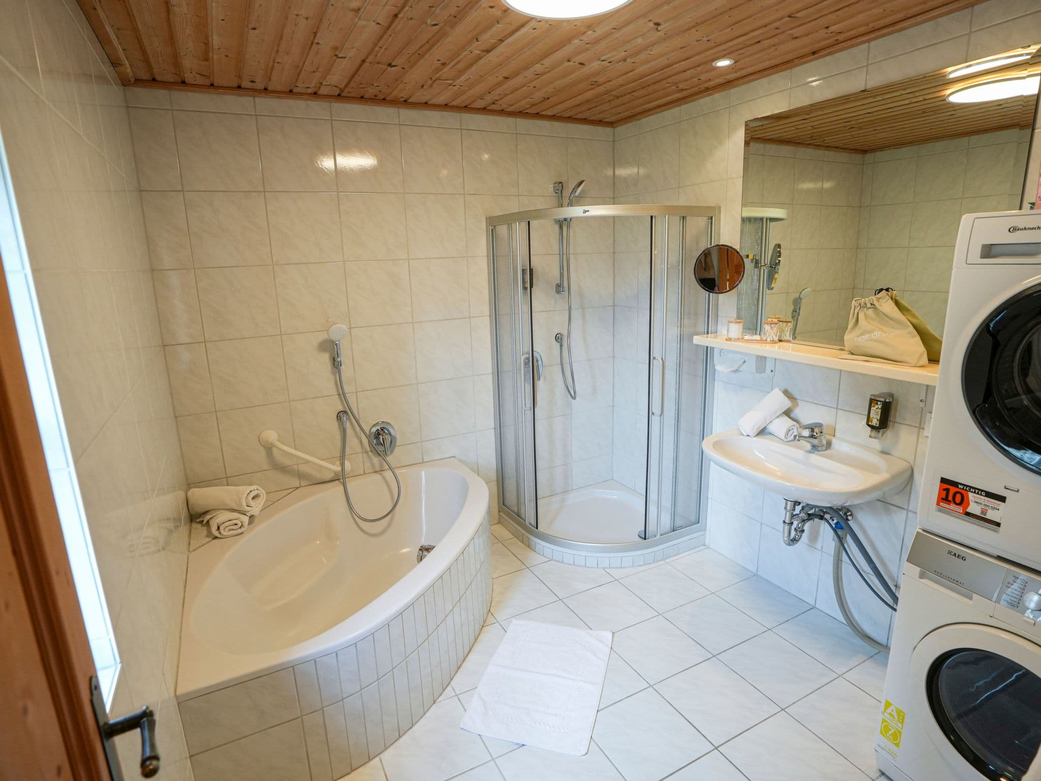 Bathroom / Wellness