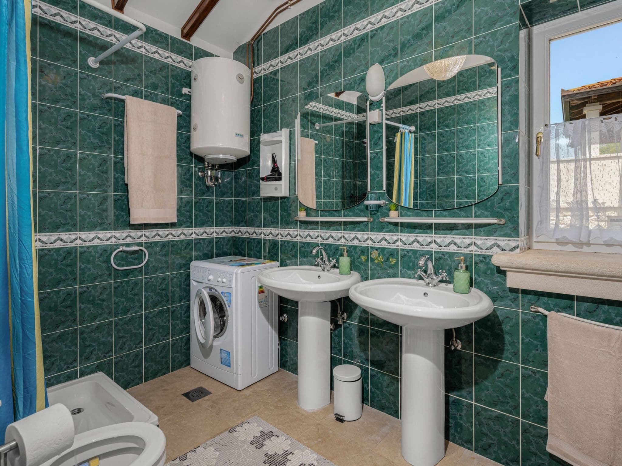Bathroom / Wellness