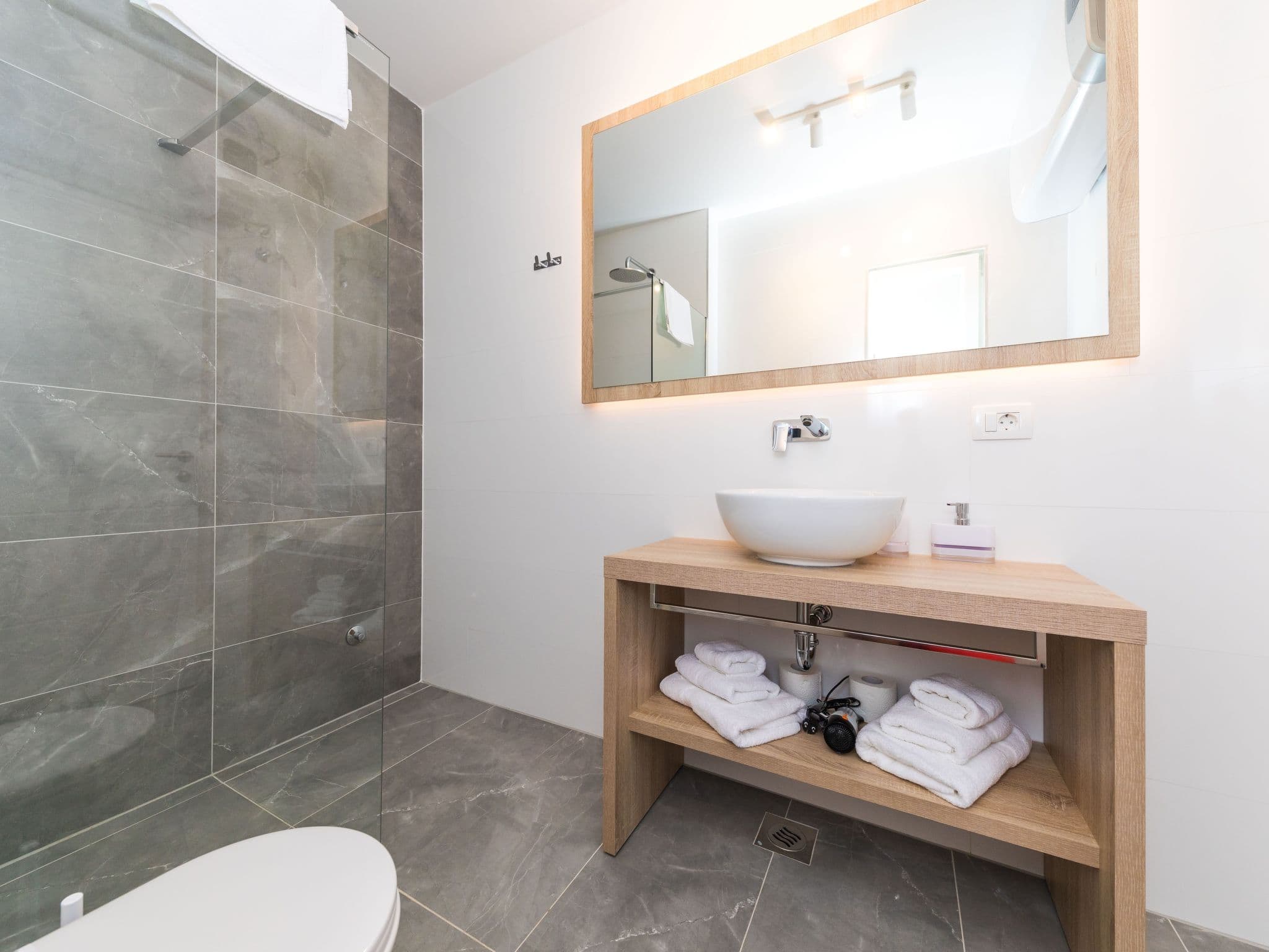 Bathroom / Wellness