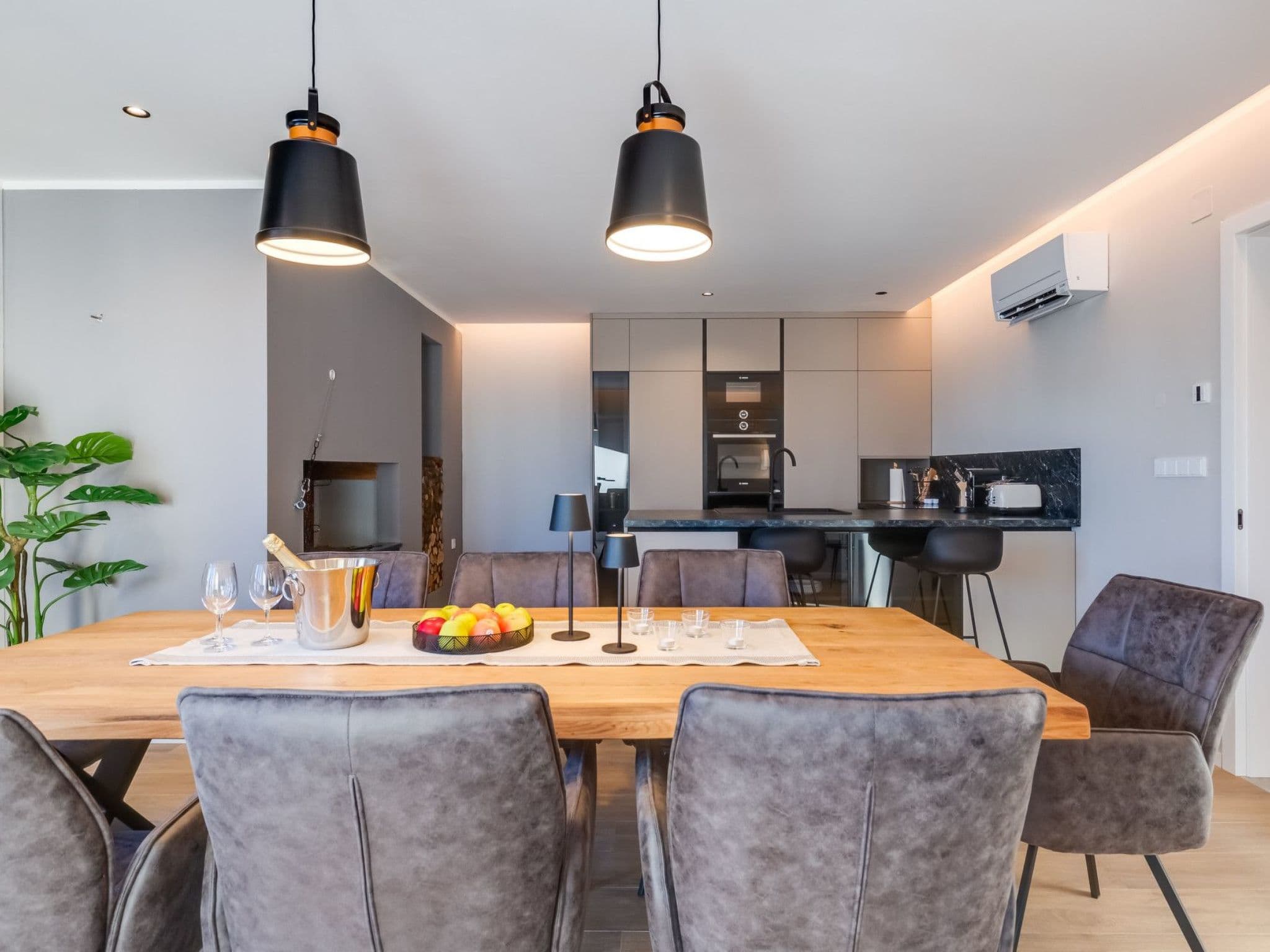 Kitchen / Dining Room