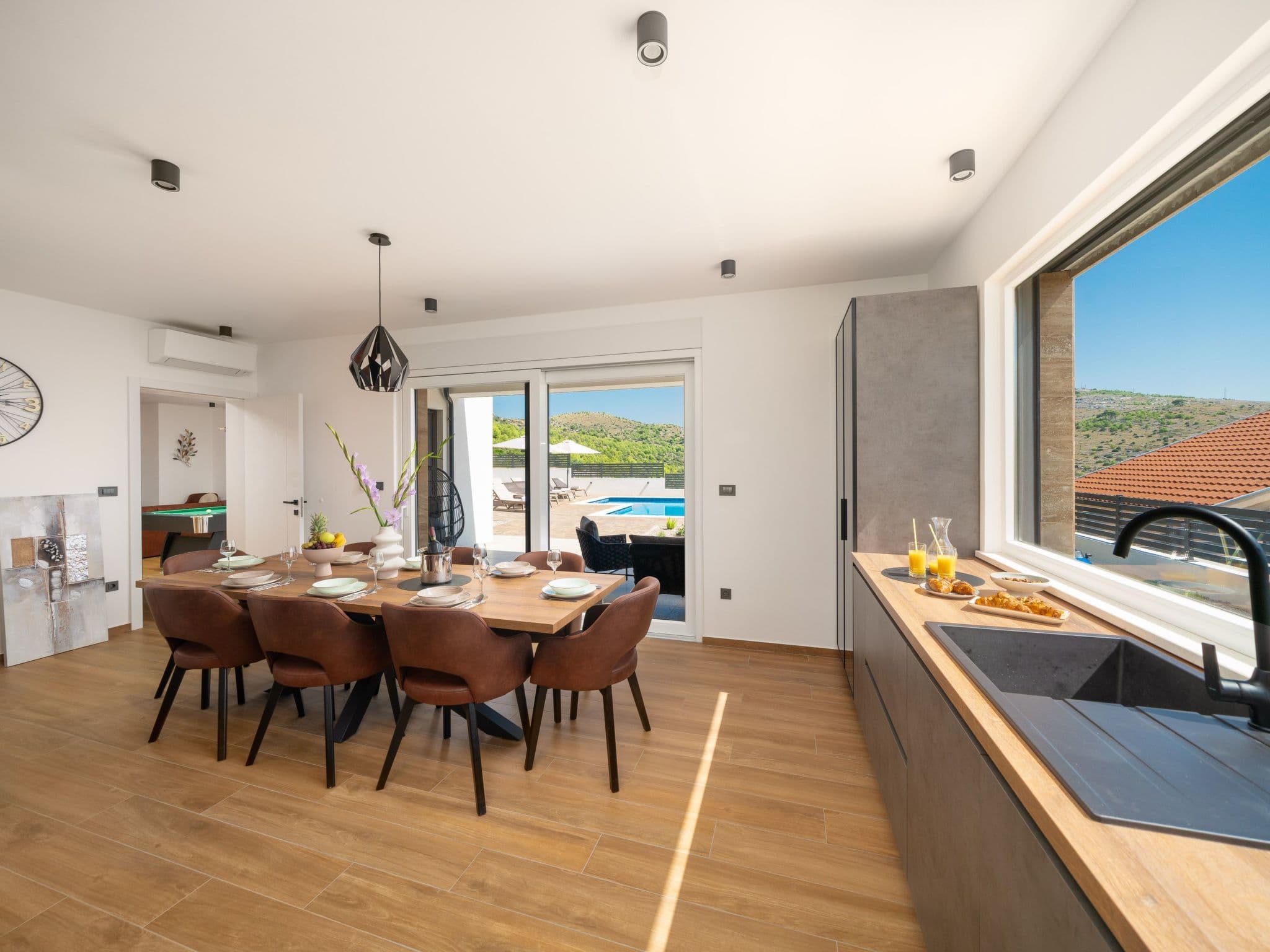 Kitchen / Dining Room