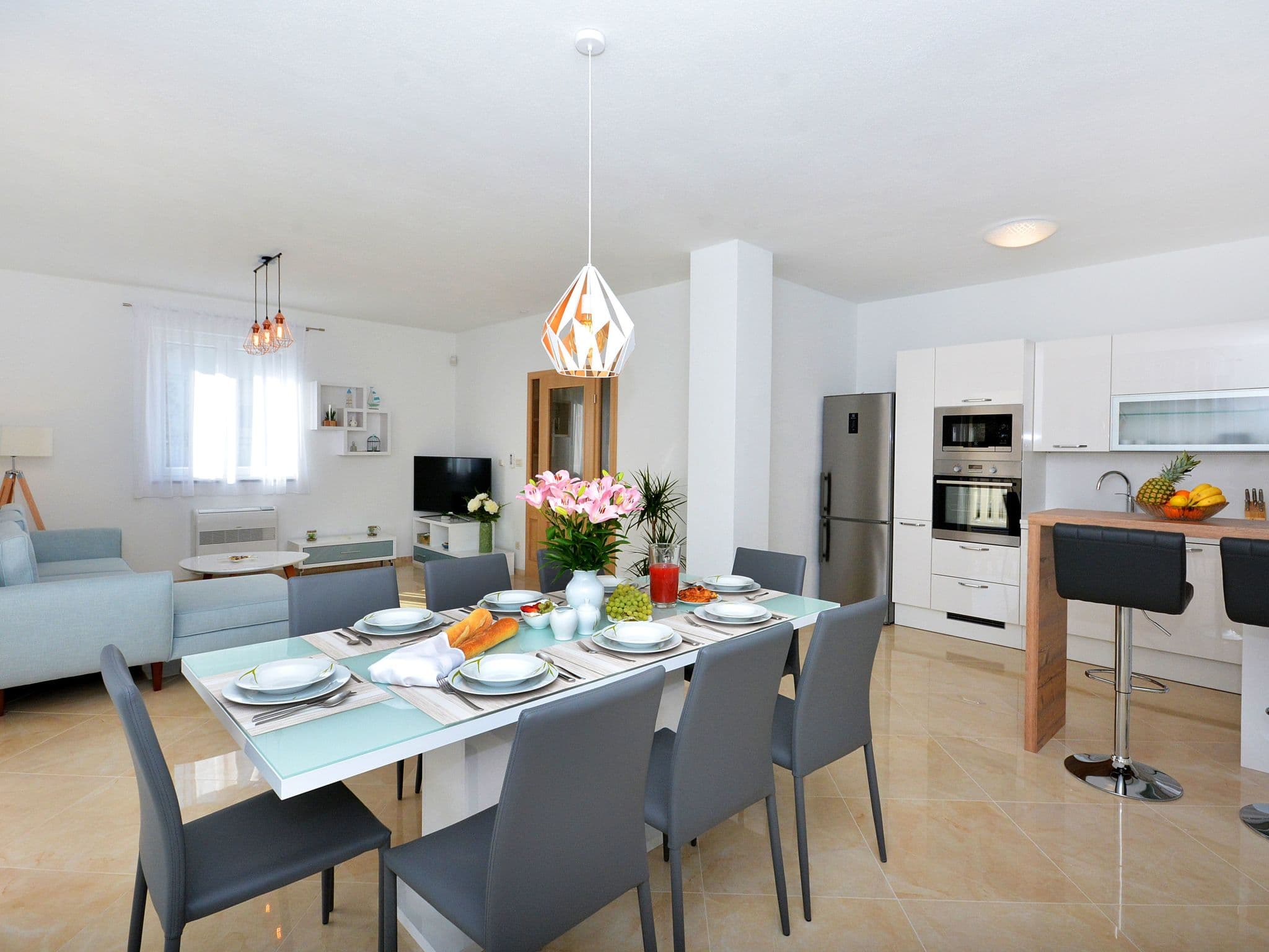 Kitchen / Dining Room