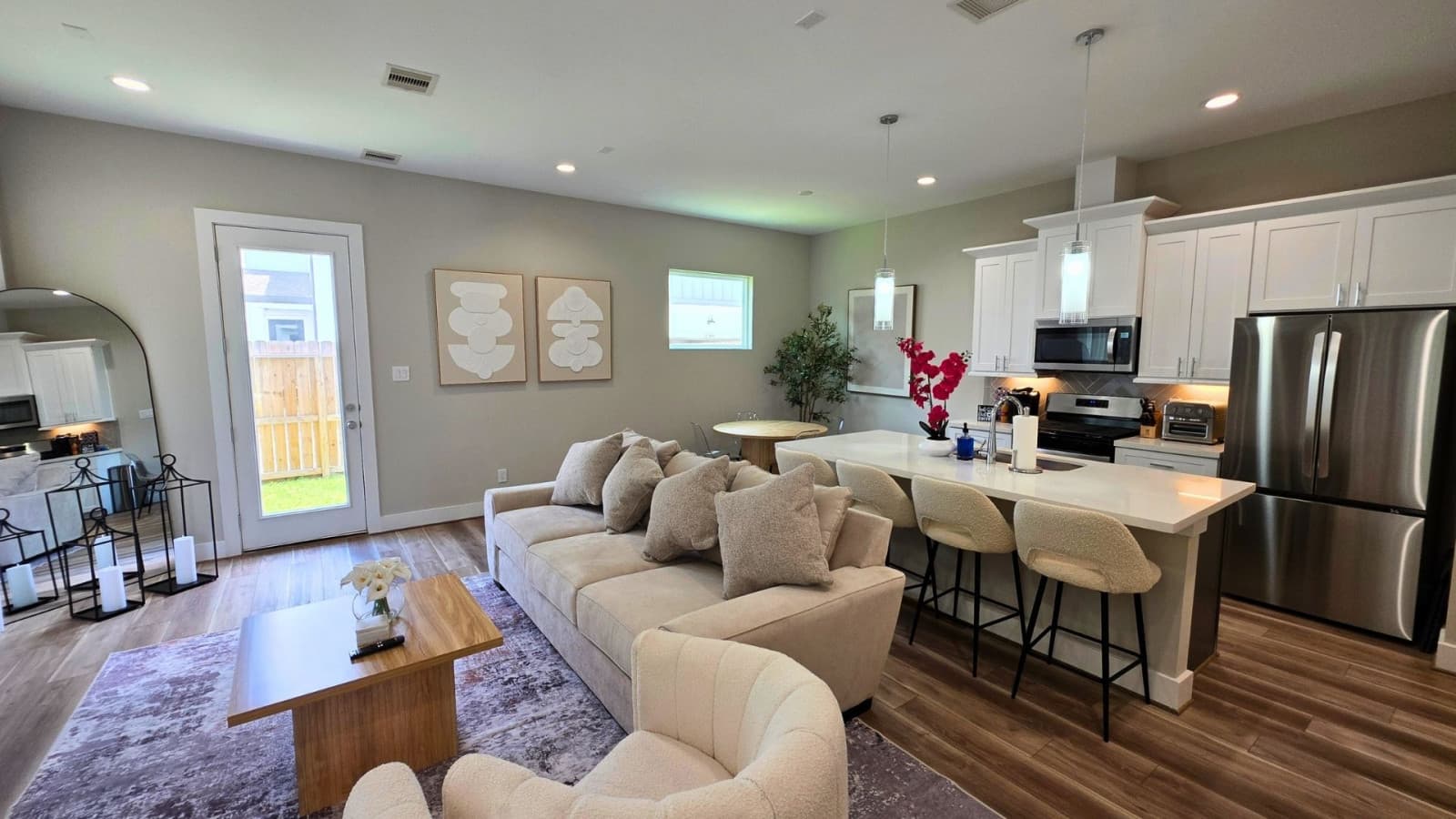 Chic Affordable North Houston Getaway