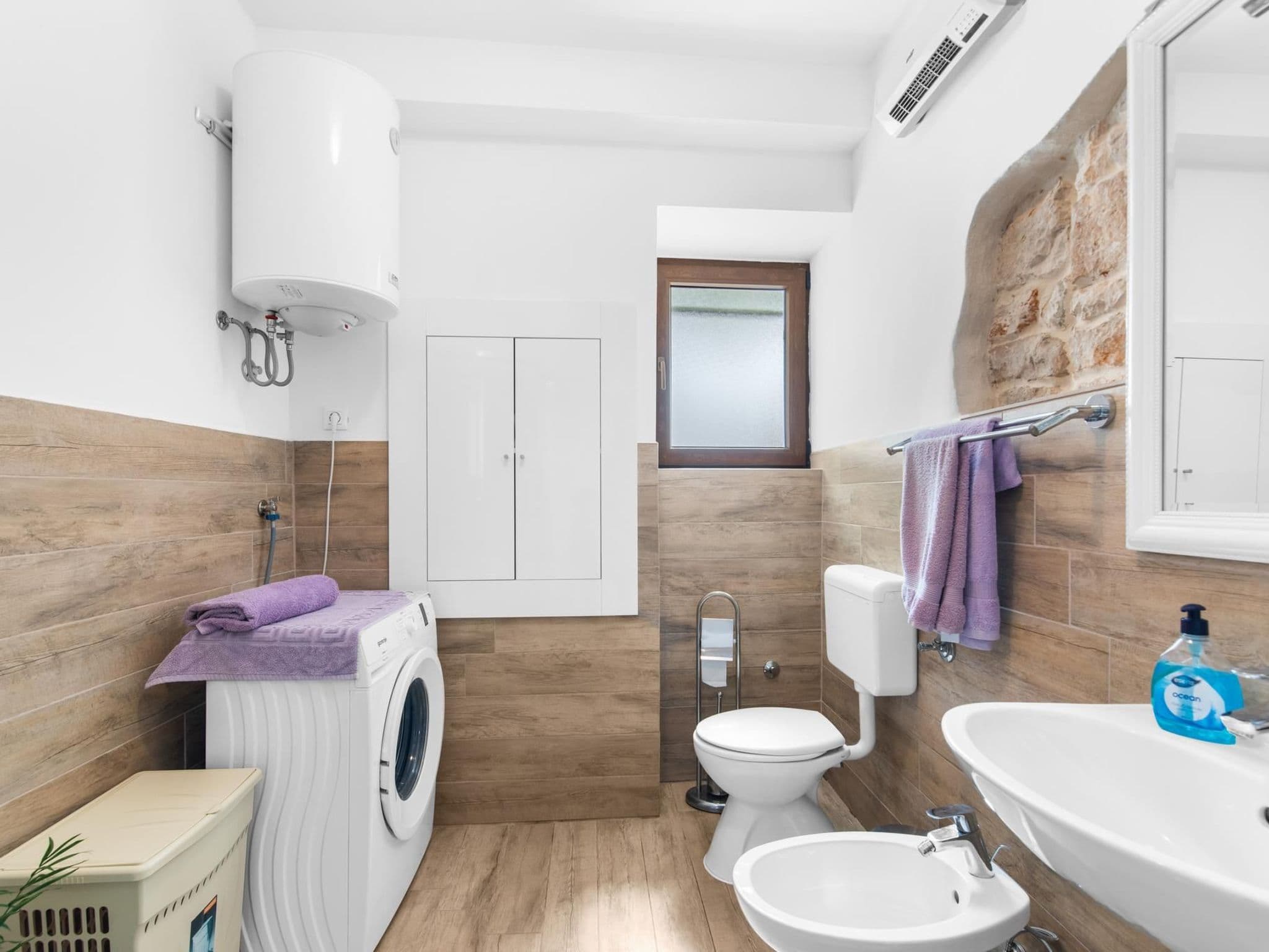 Bathroom / Wellness