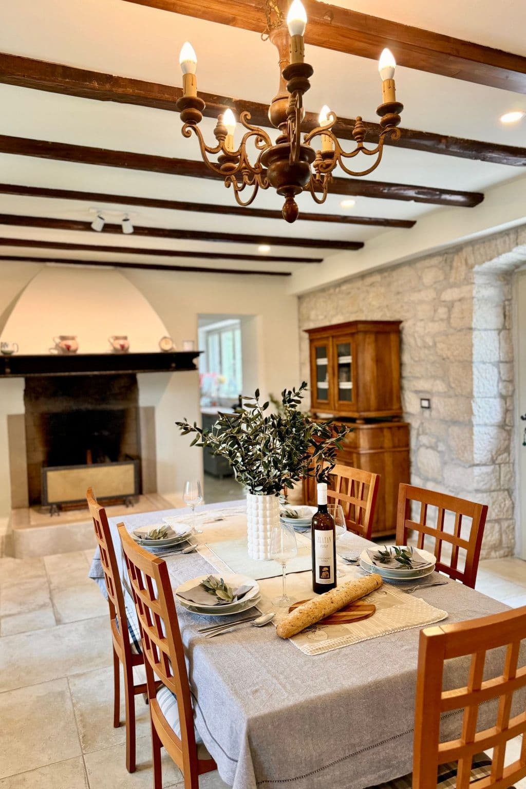 Kitchen / Dining Room