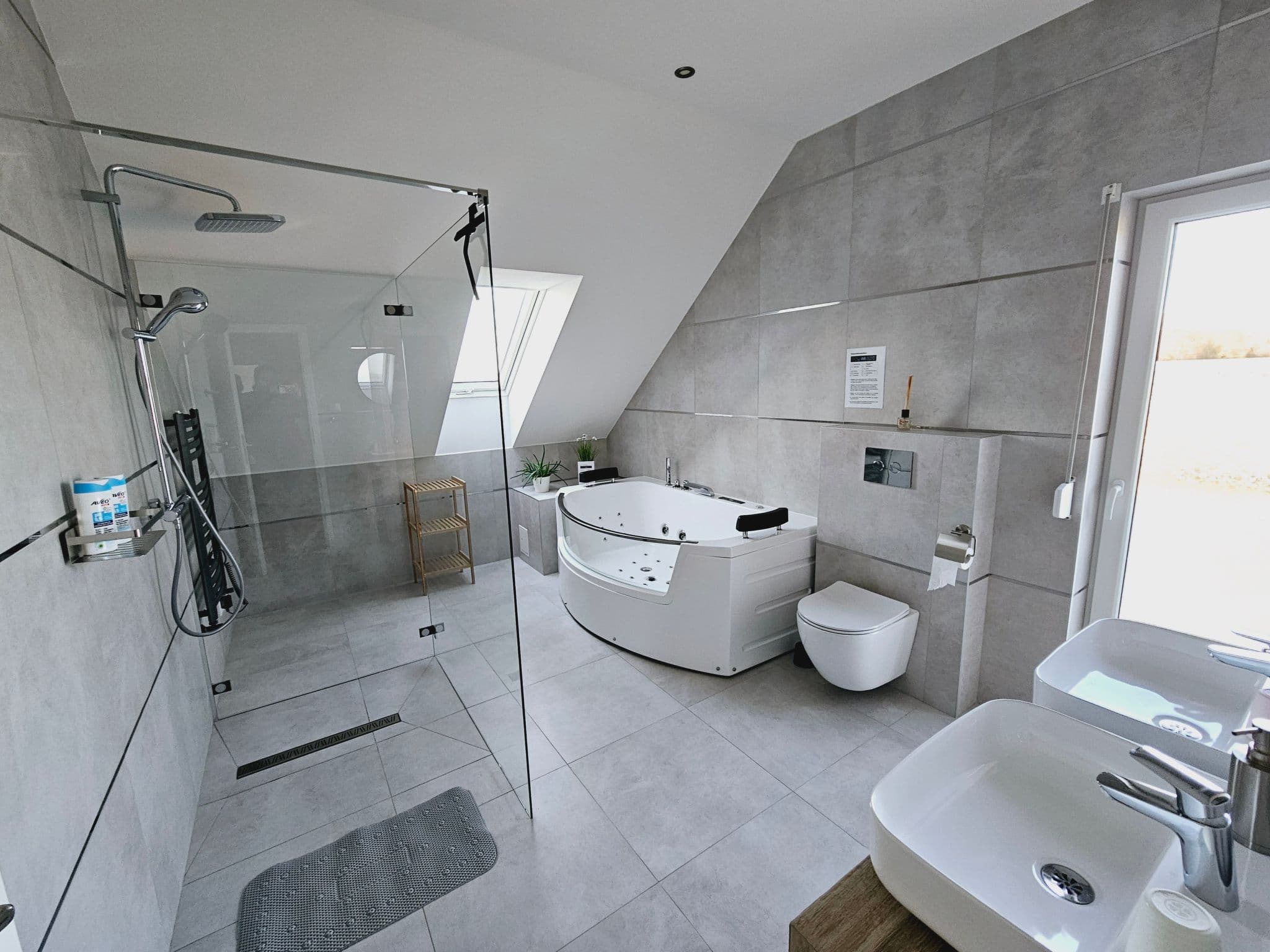 Bathroom / Wellness