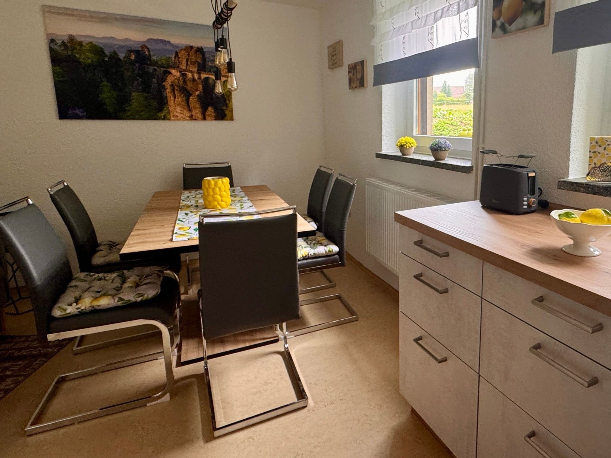 Kitchen / Dining Room