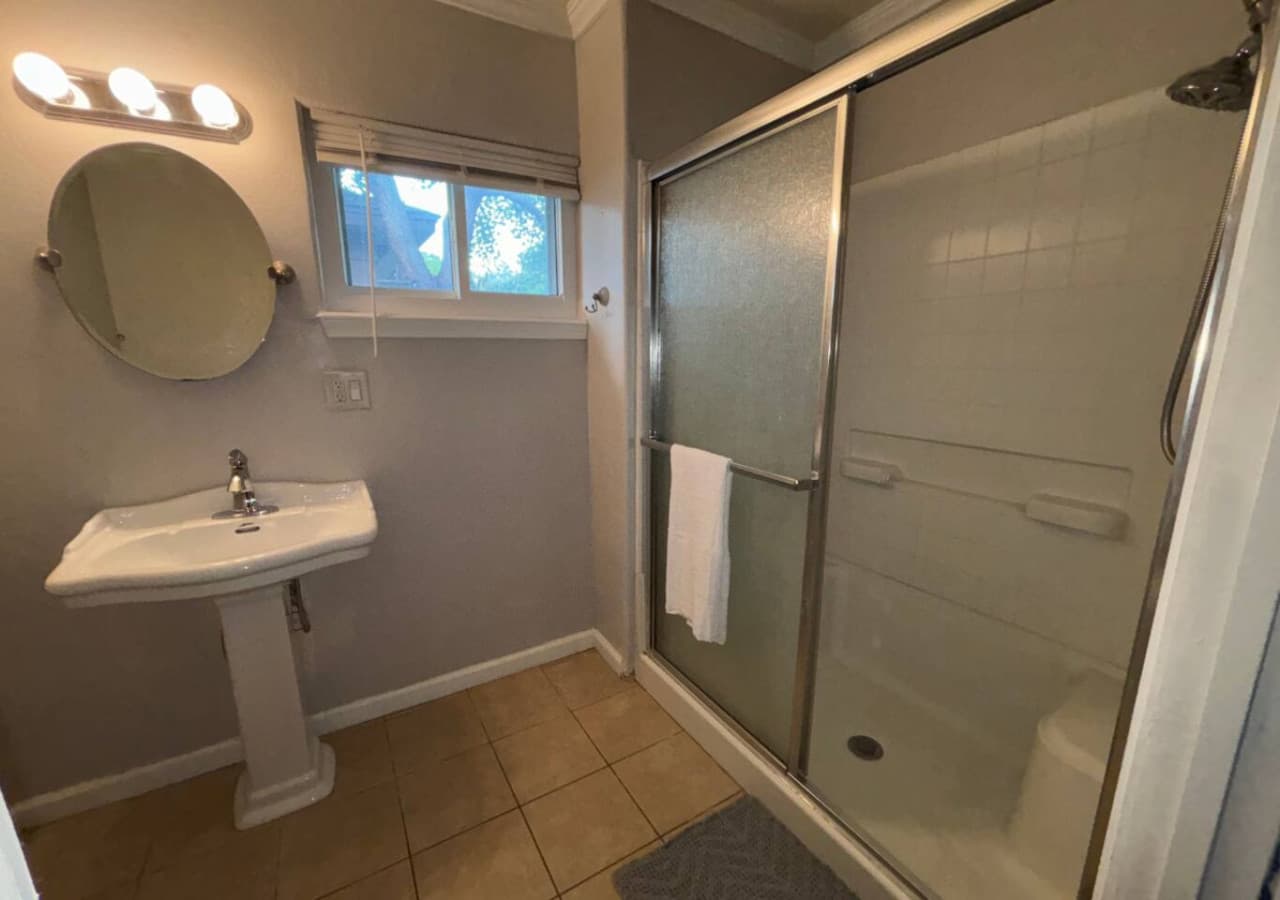 Gallery Image 12