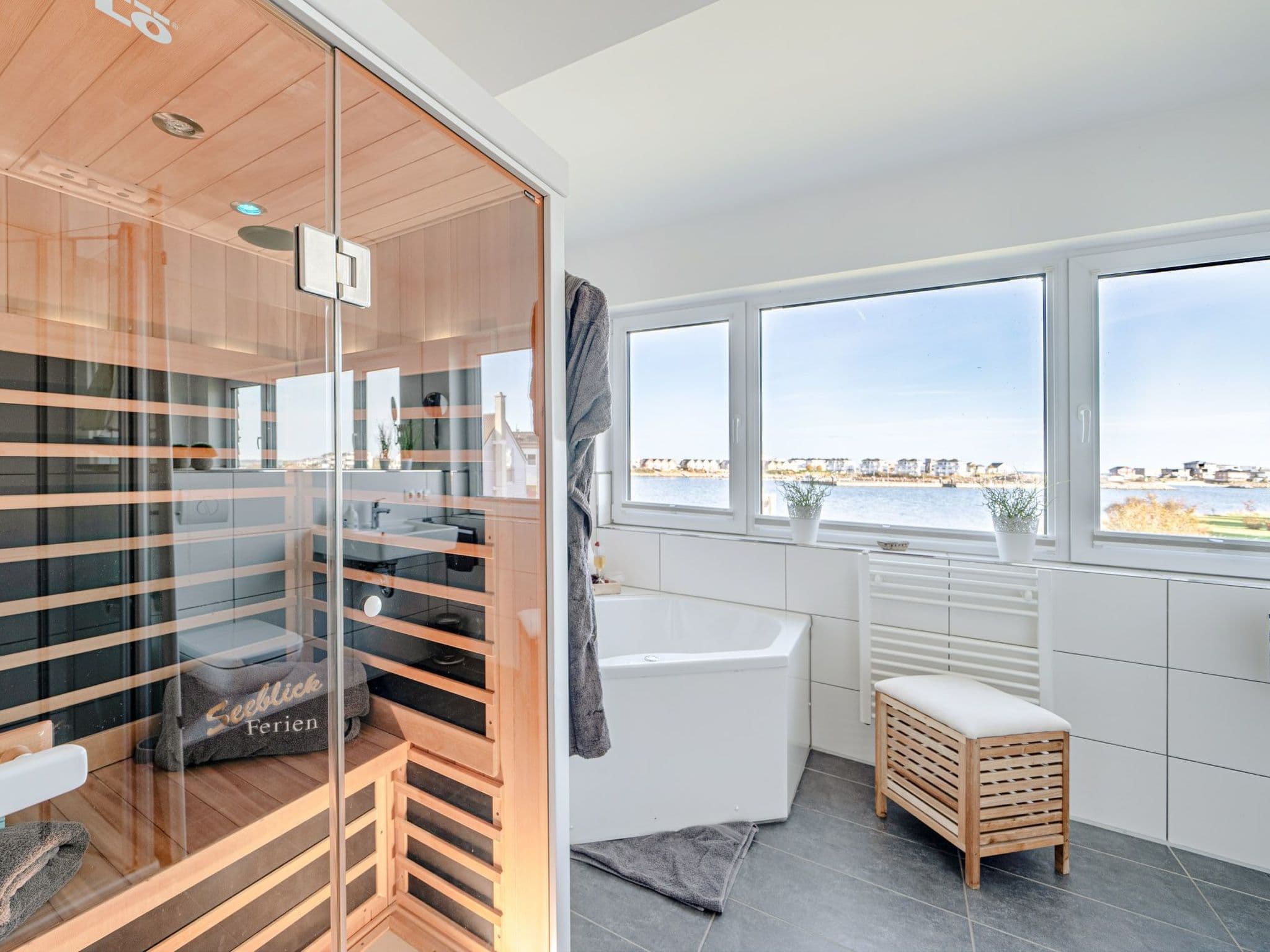 Bathroom / Wellness