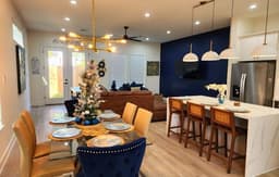 Chic Med Center Retreat w/yard