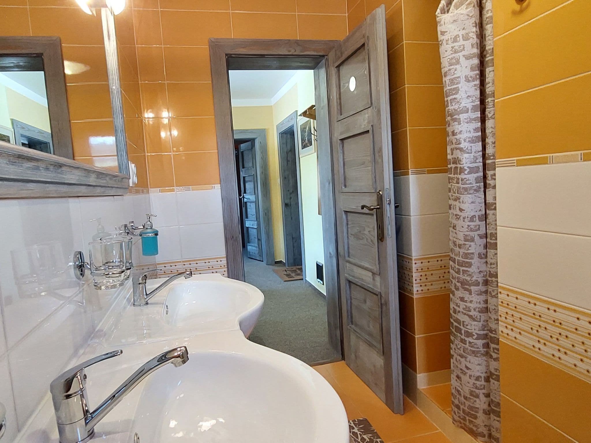 Gallery Image 34
