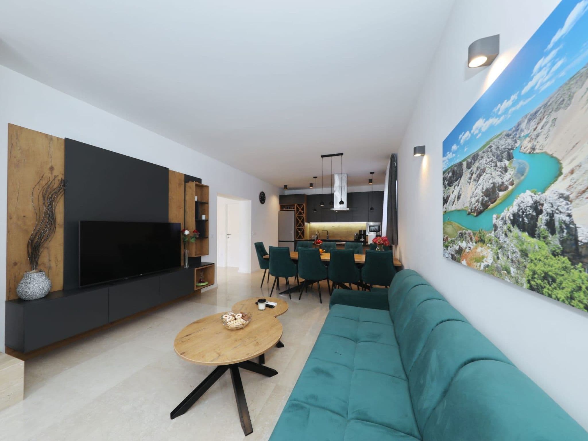 Kitchen / Dining Room