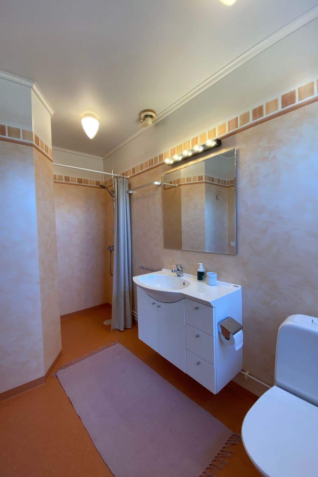 Gallery Image 13