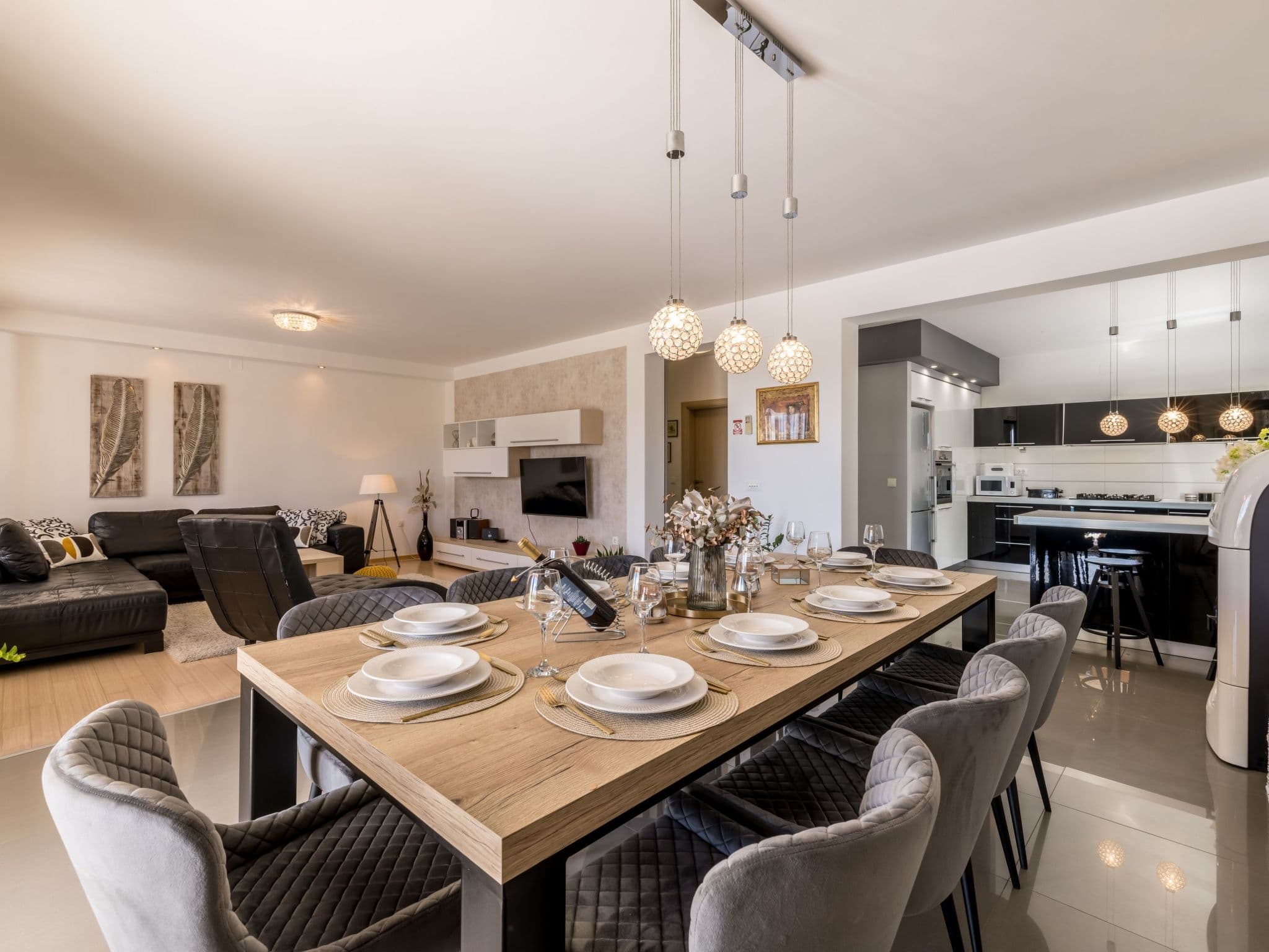 Kitchen / Dining Room