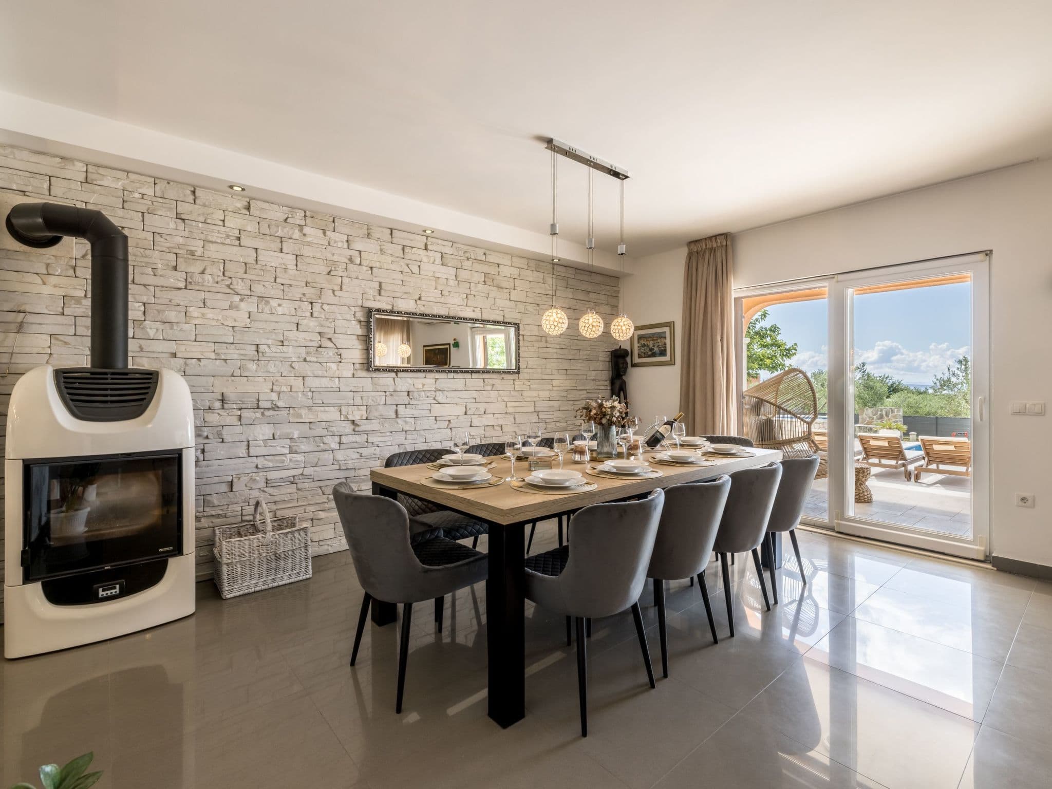Kitchen / Dining Room
