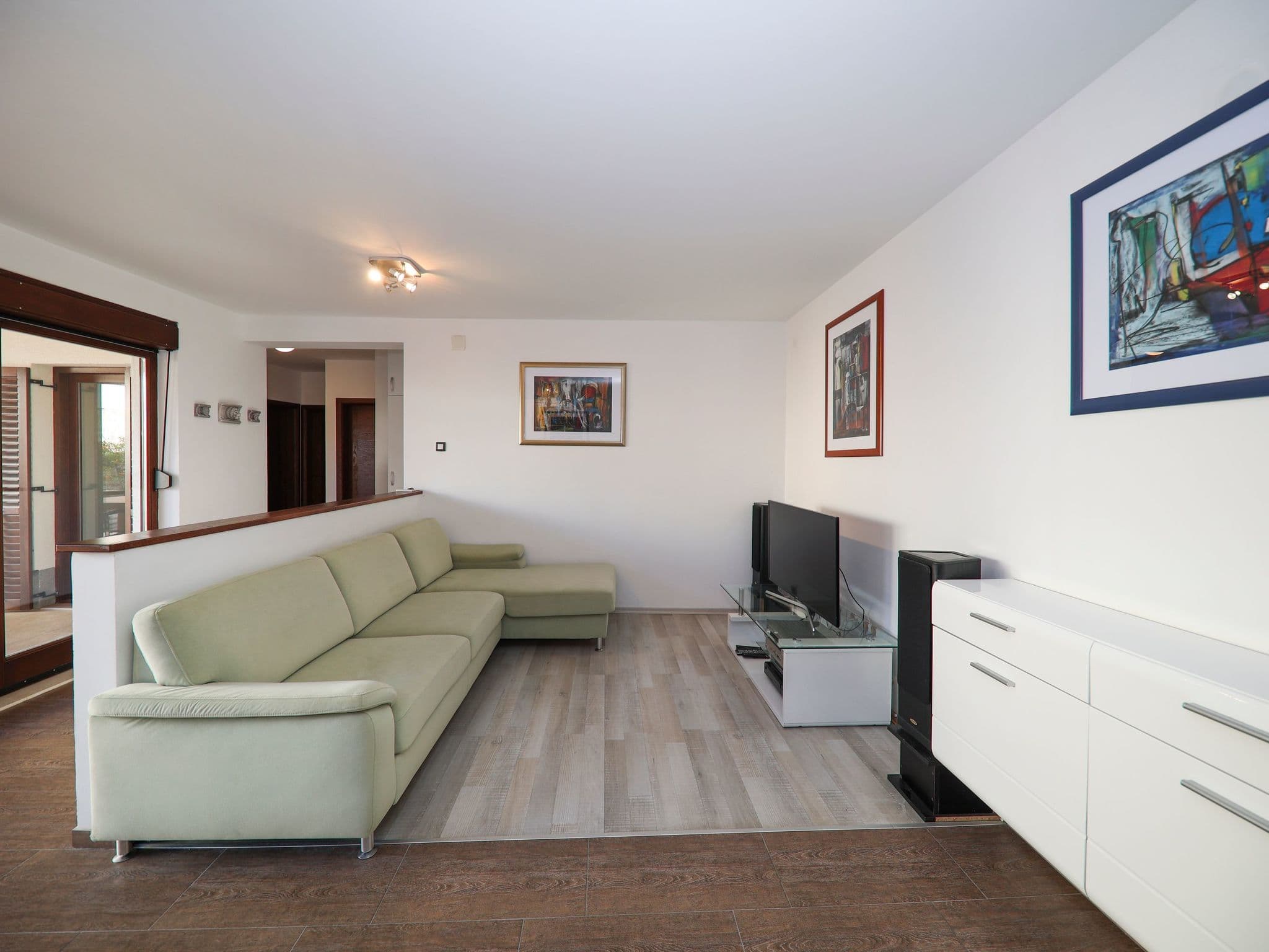 Gallery Image 18