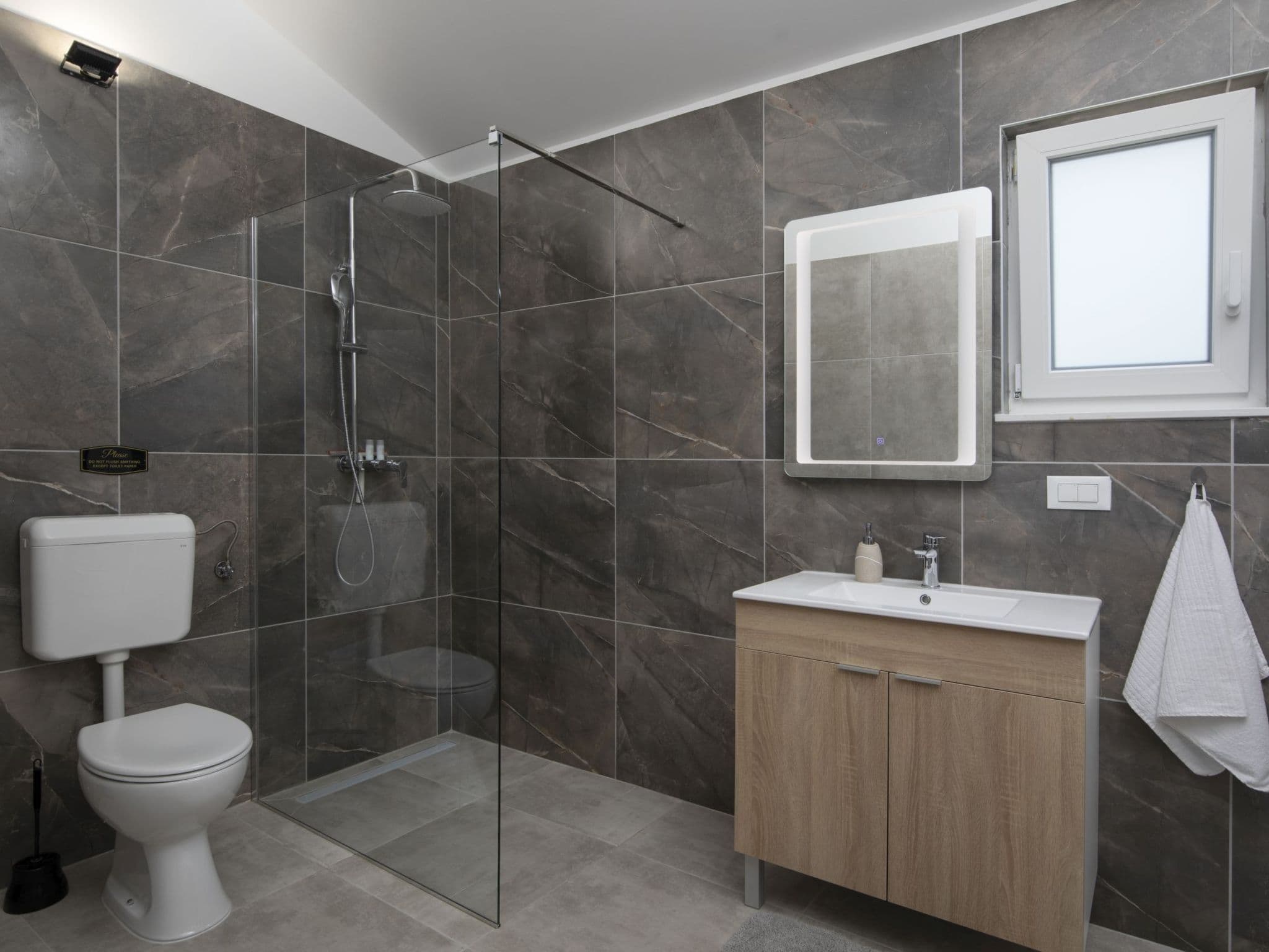 Bathroom / Wellness