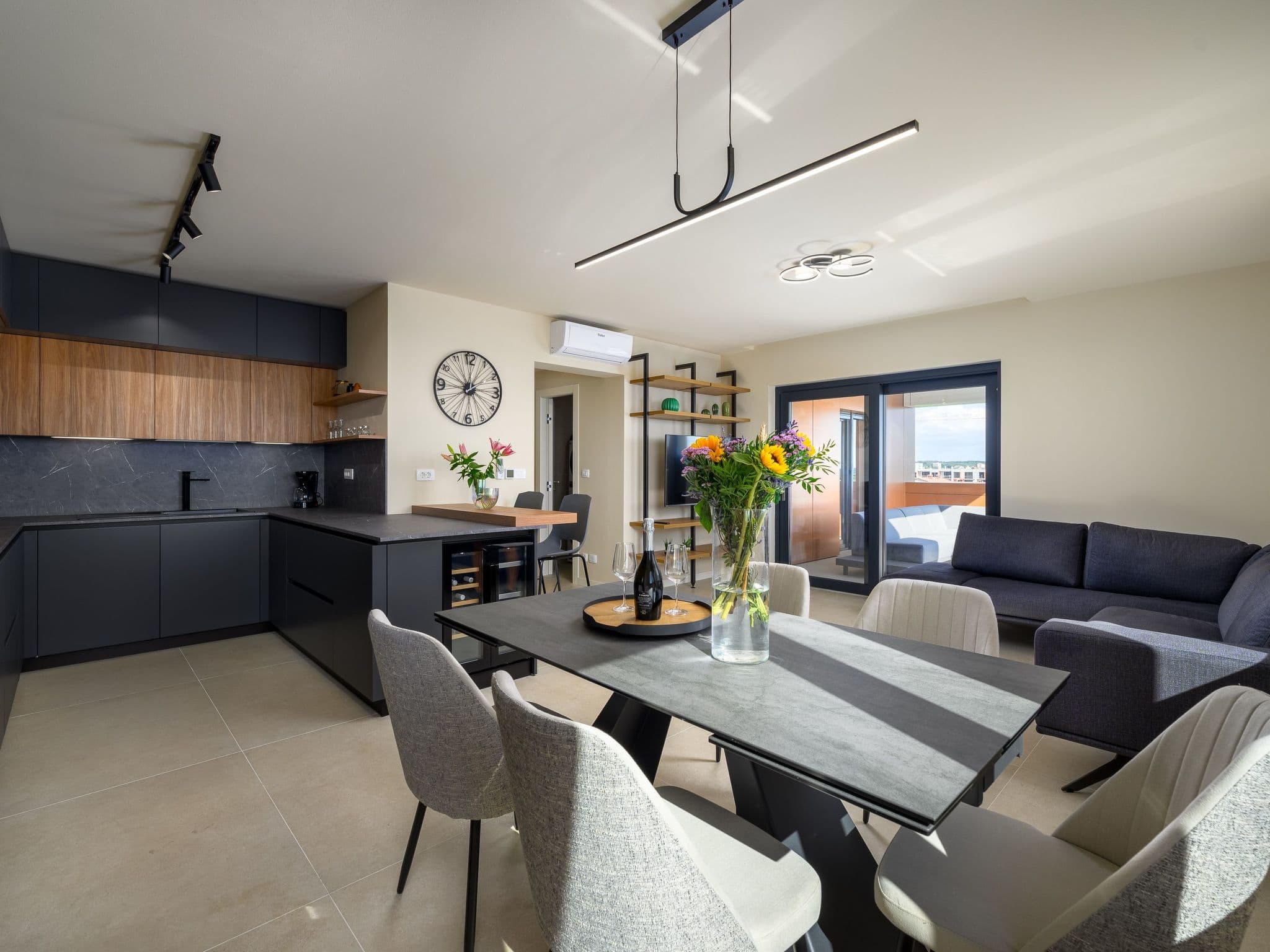 Kitchen / Dining Room