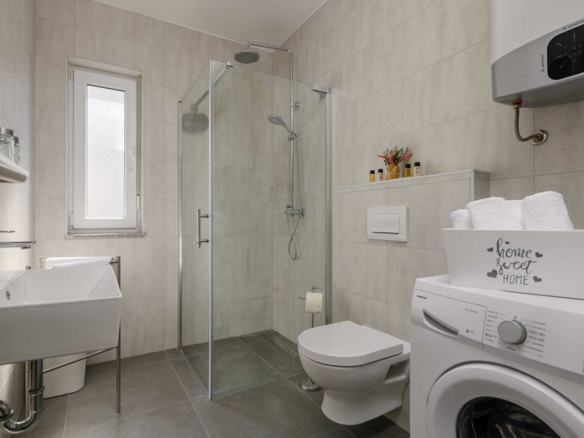 Bathroom / Wellness