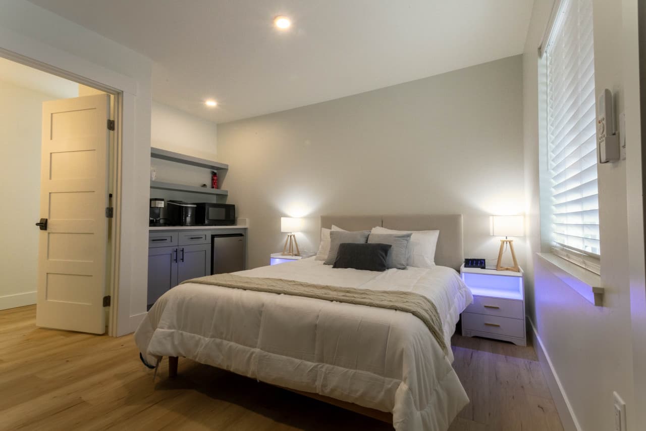 Modern Studio – Steps from Food Trucks & 5 Min to CDA Lake
