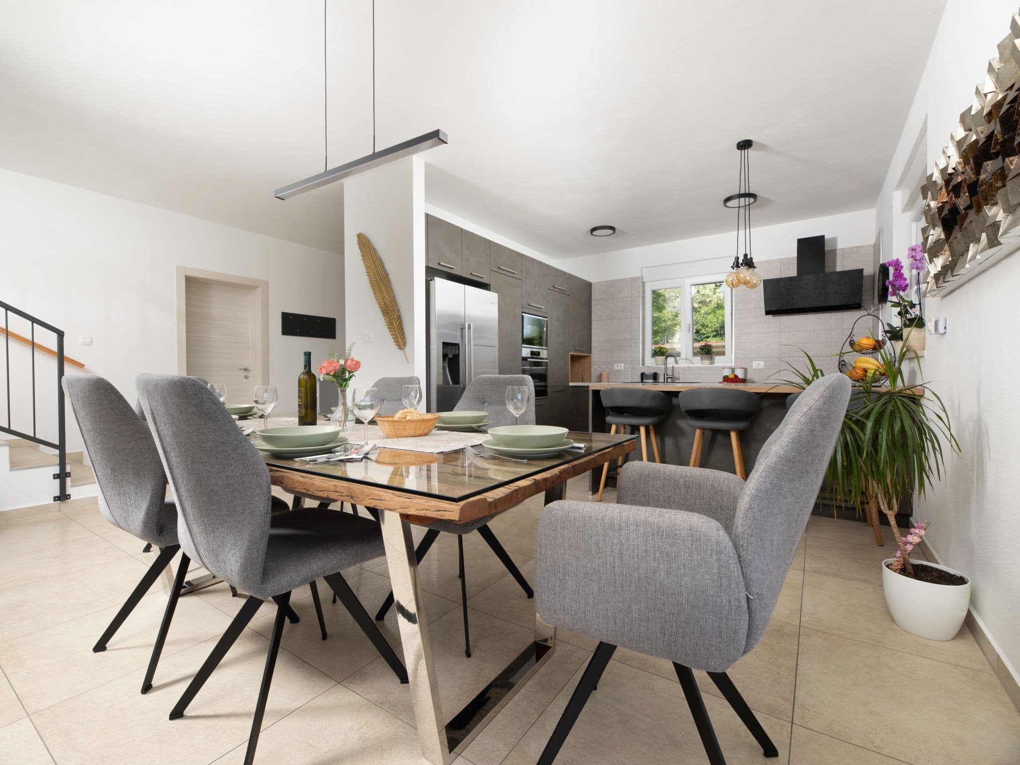 Kitchen / Dining Room