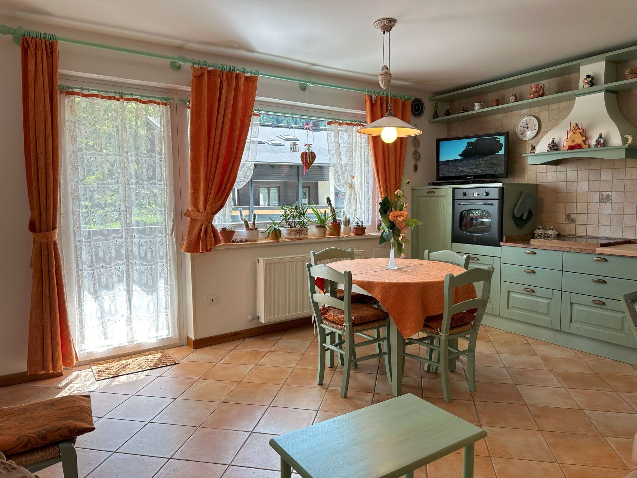 Kitchen / Dining Room