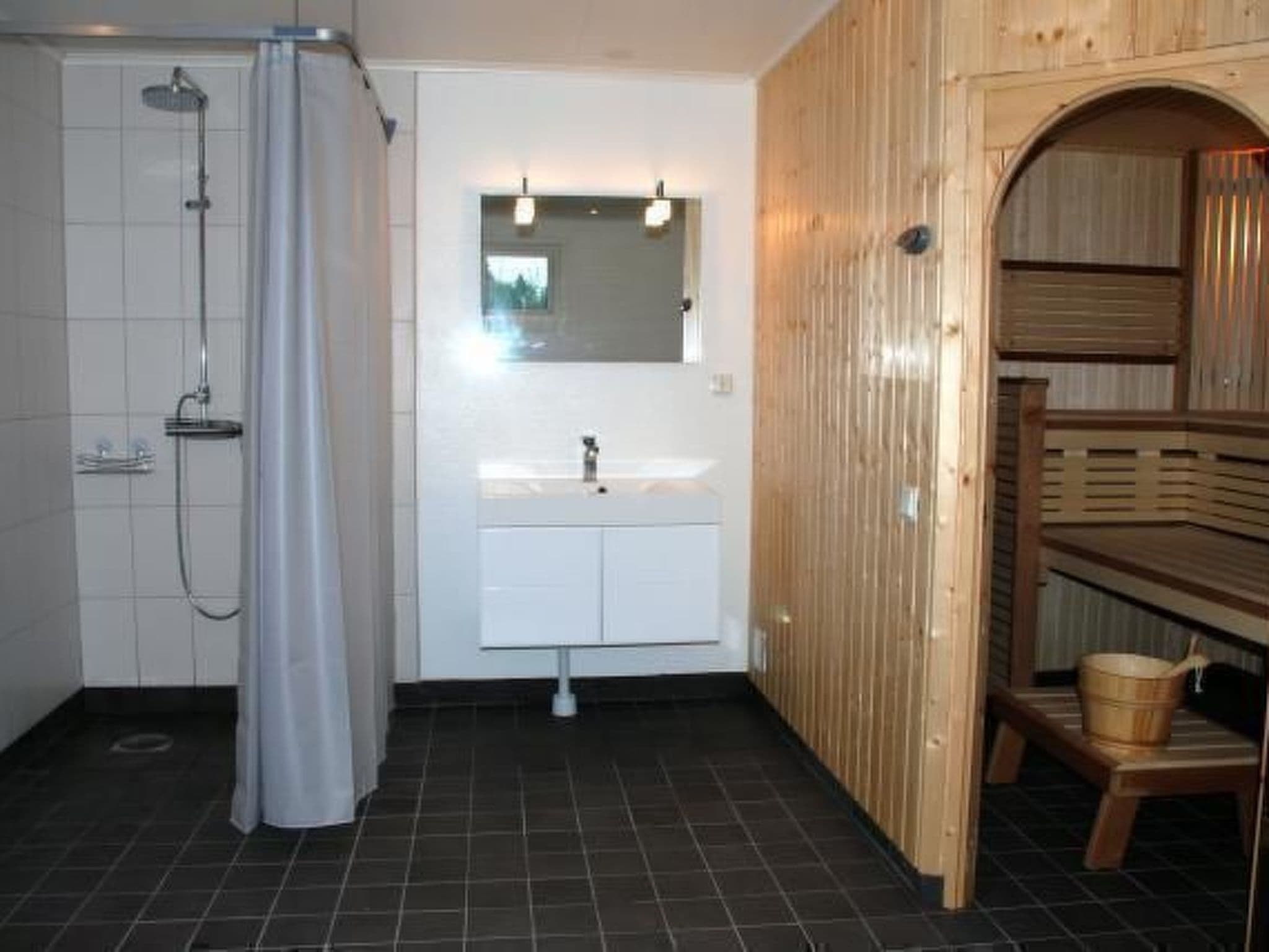Gallery Image 18