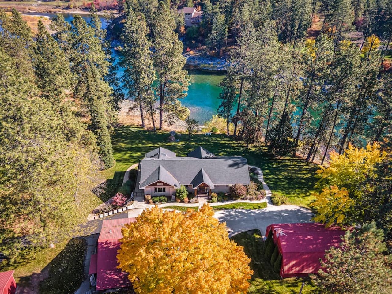 The River House - Kayaks Included!