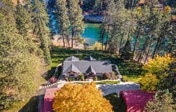 The River House - Kayaks Included!
