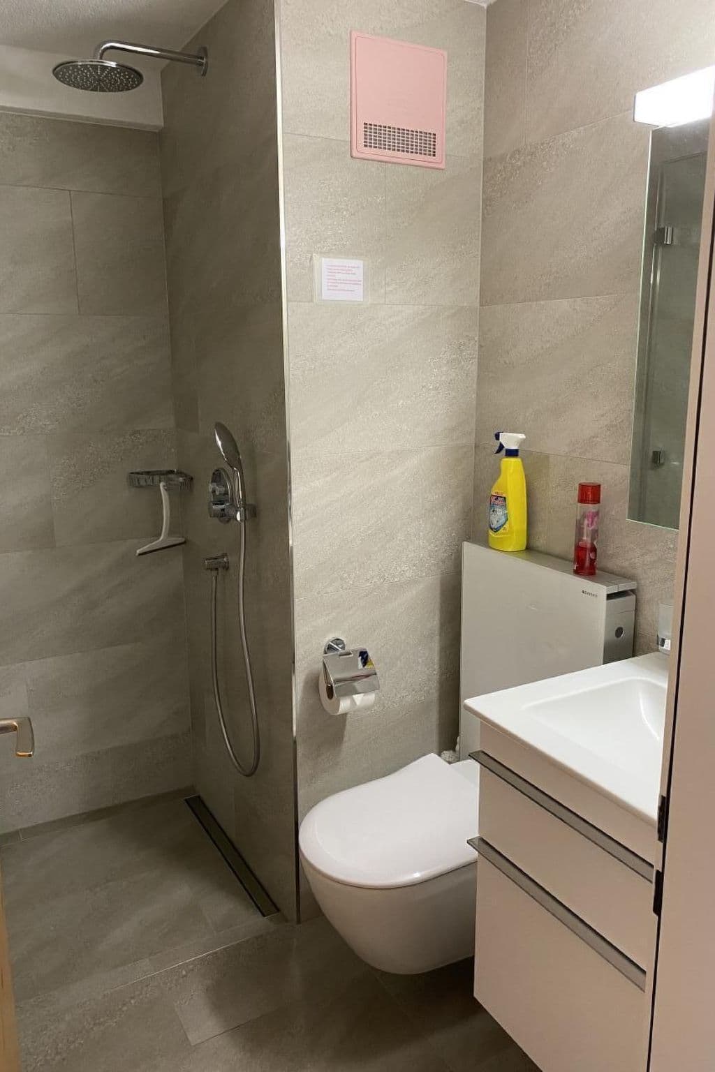 Bathroom / Wellness
