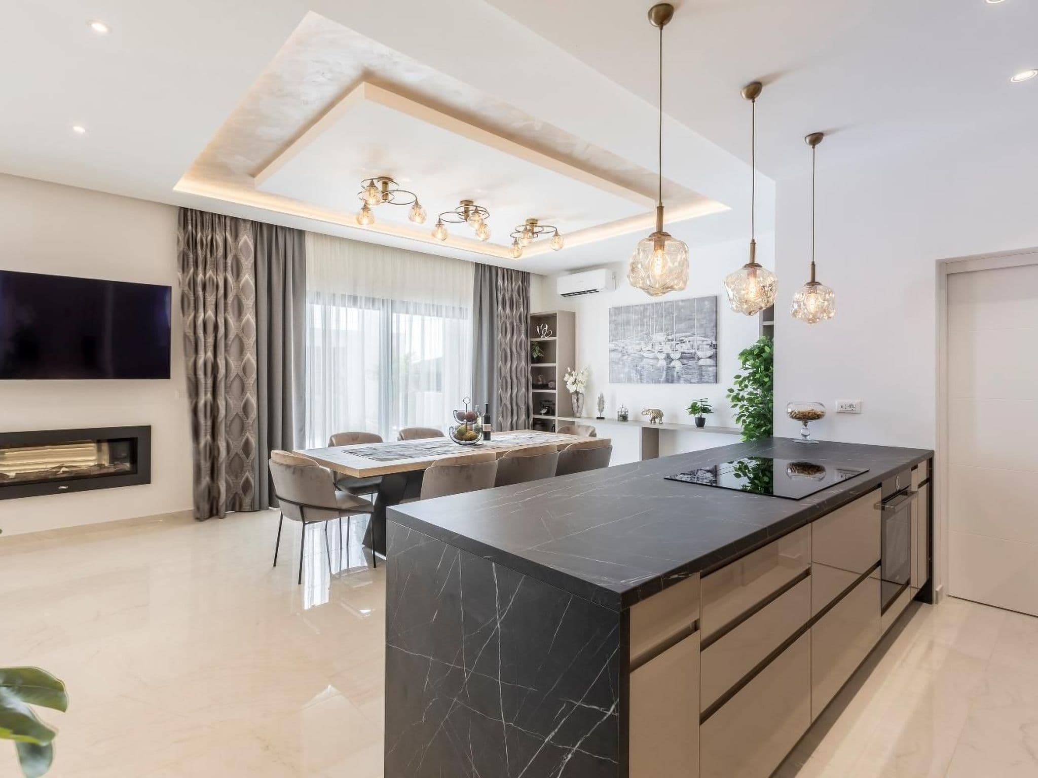 Kitchen / Dining Room