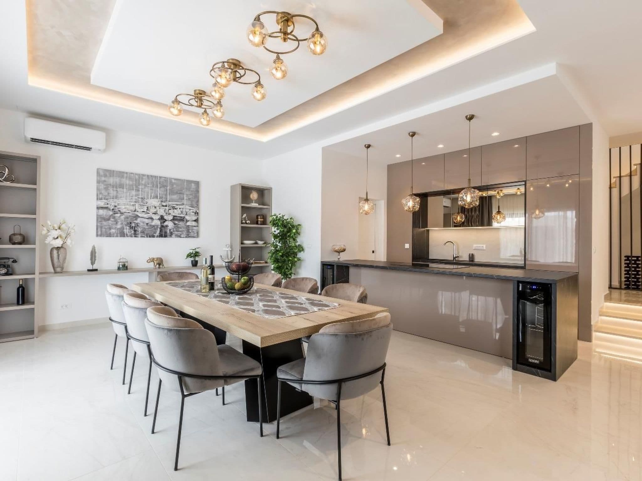 Kitchen / Dining Room