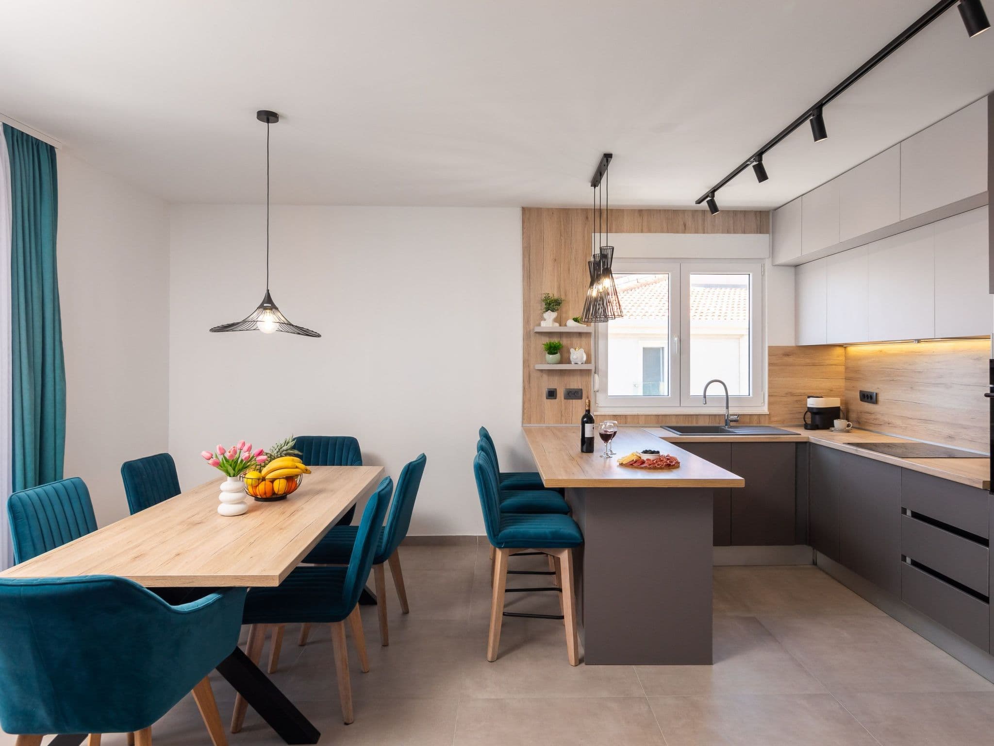 Kitchen / Dining Room
