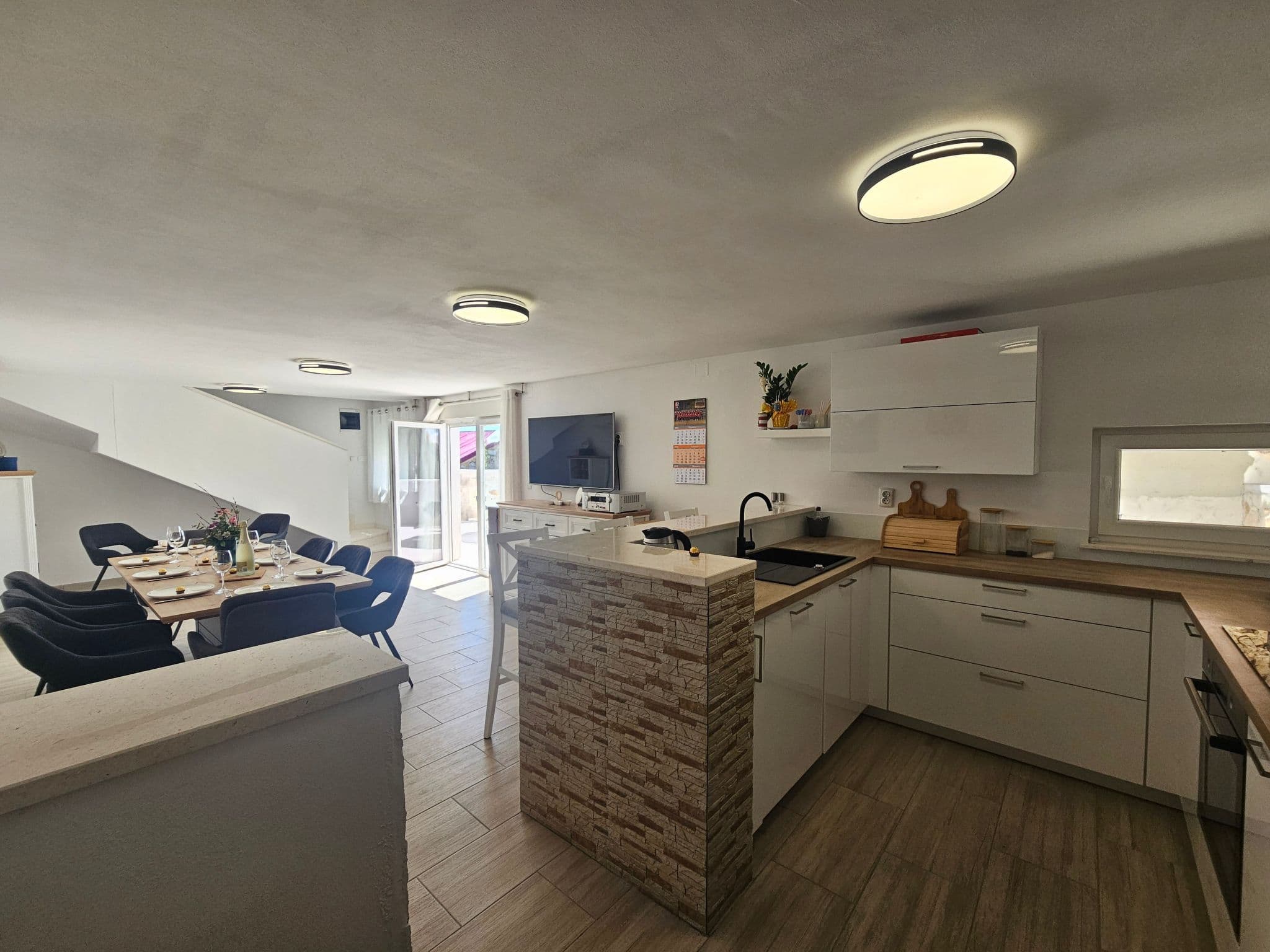Kitchen / Dining Room
