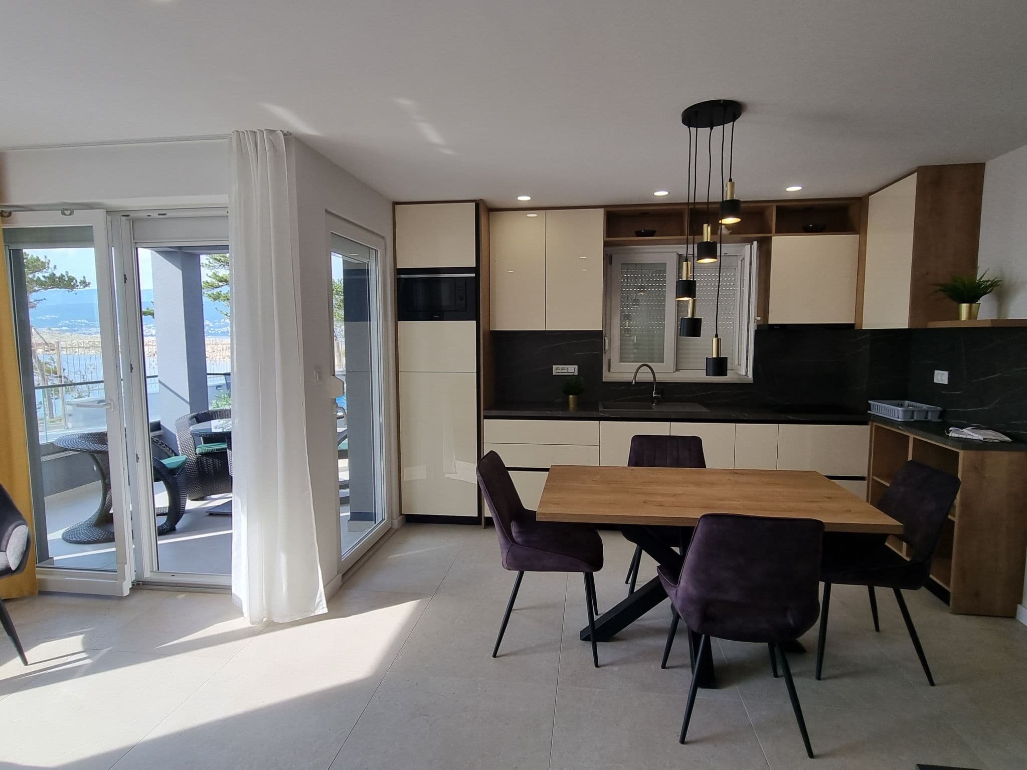 Kitchen / Dining Room