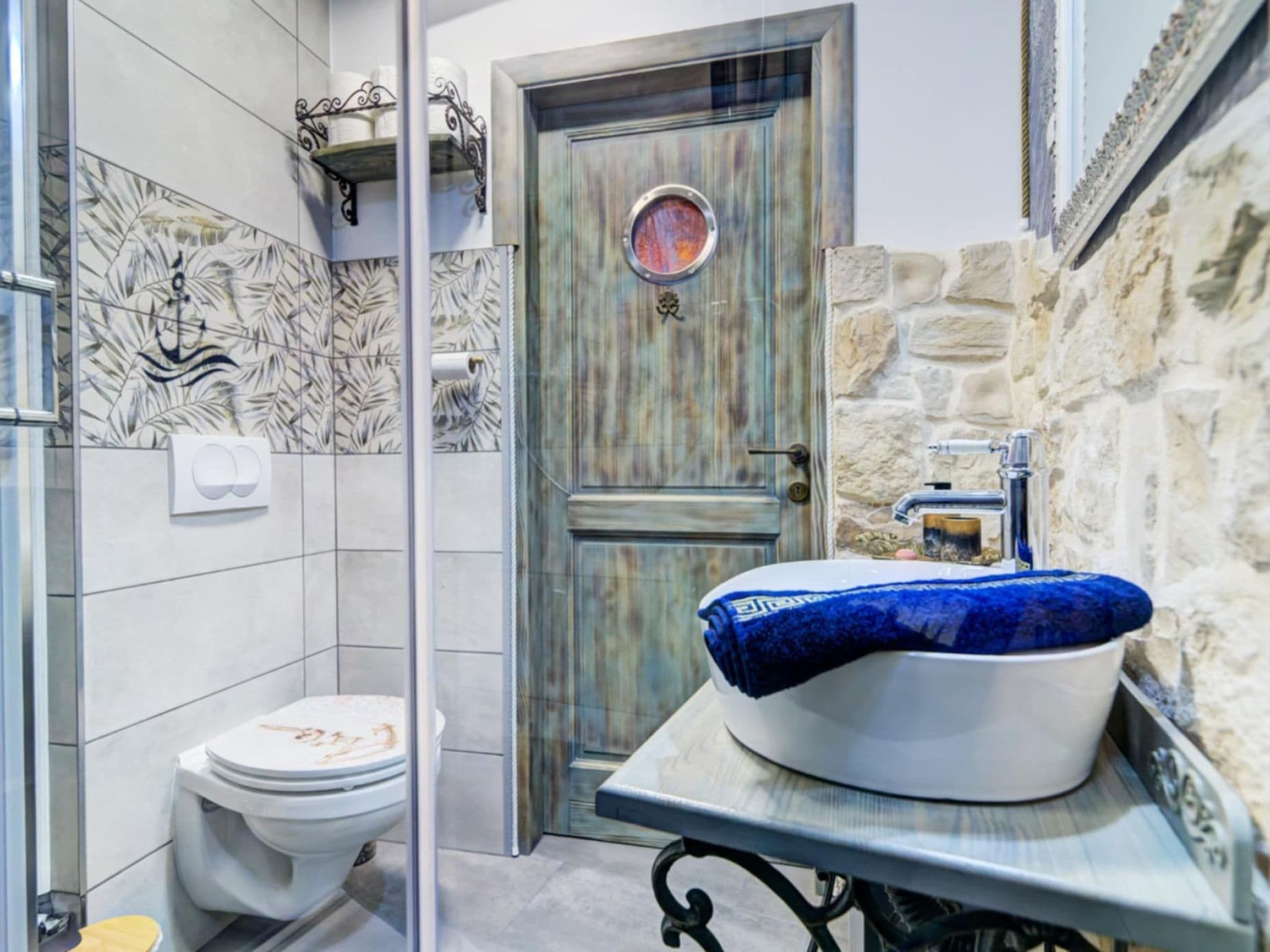 Bathroom / Wellness