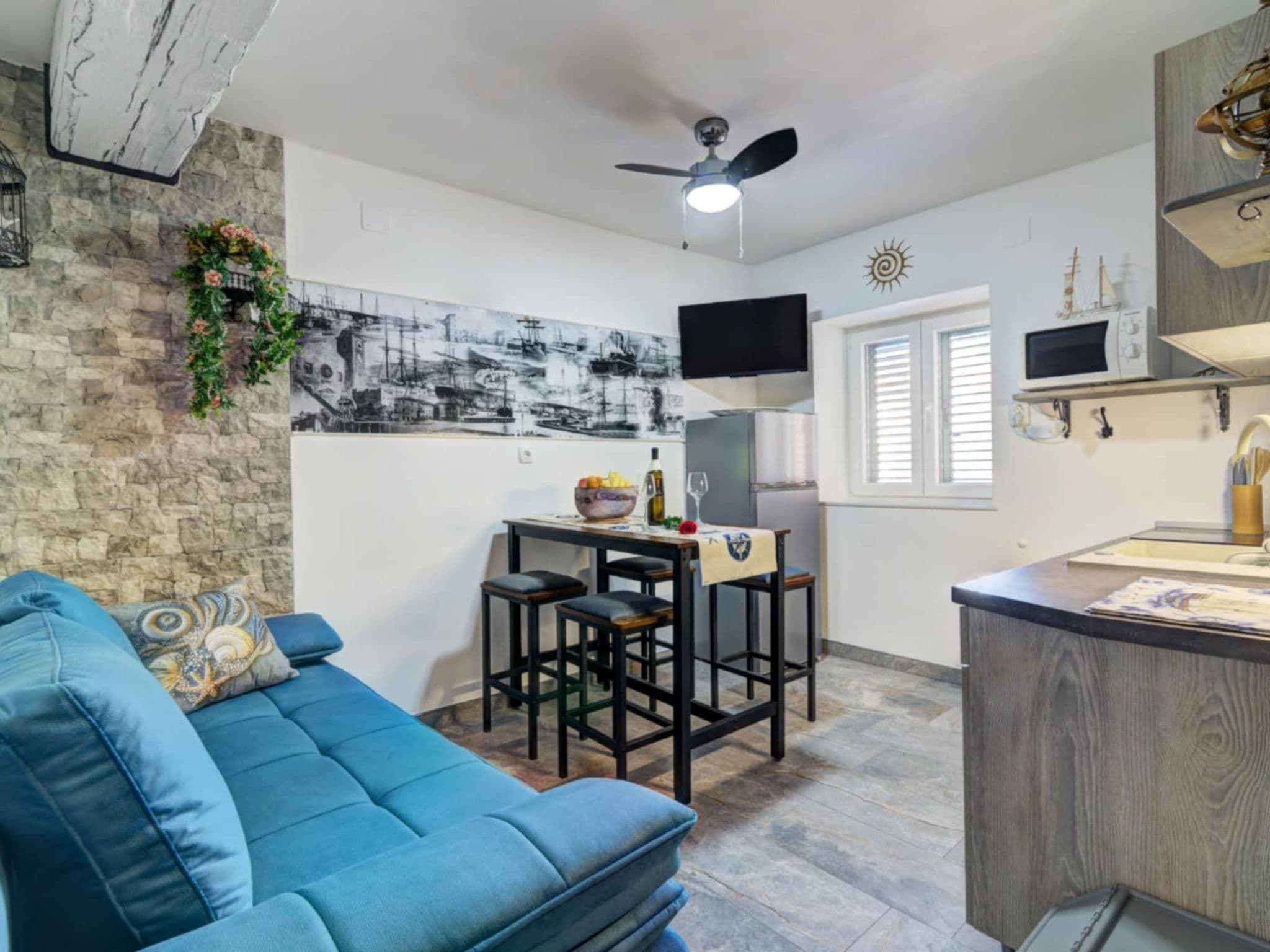 Kitchen / Dining Room